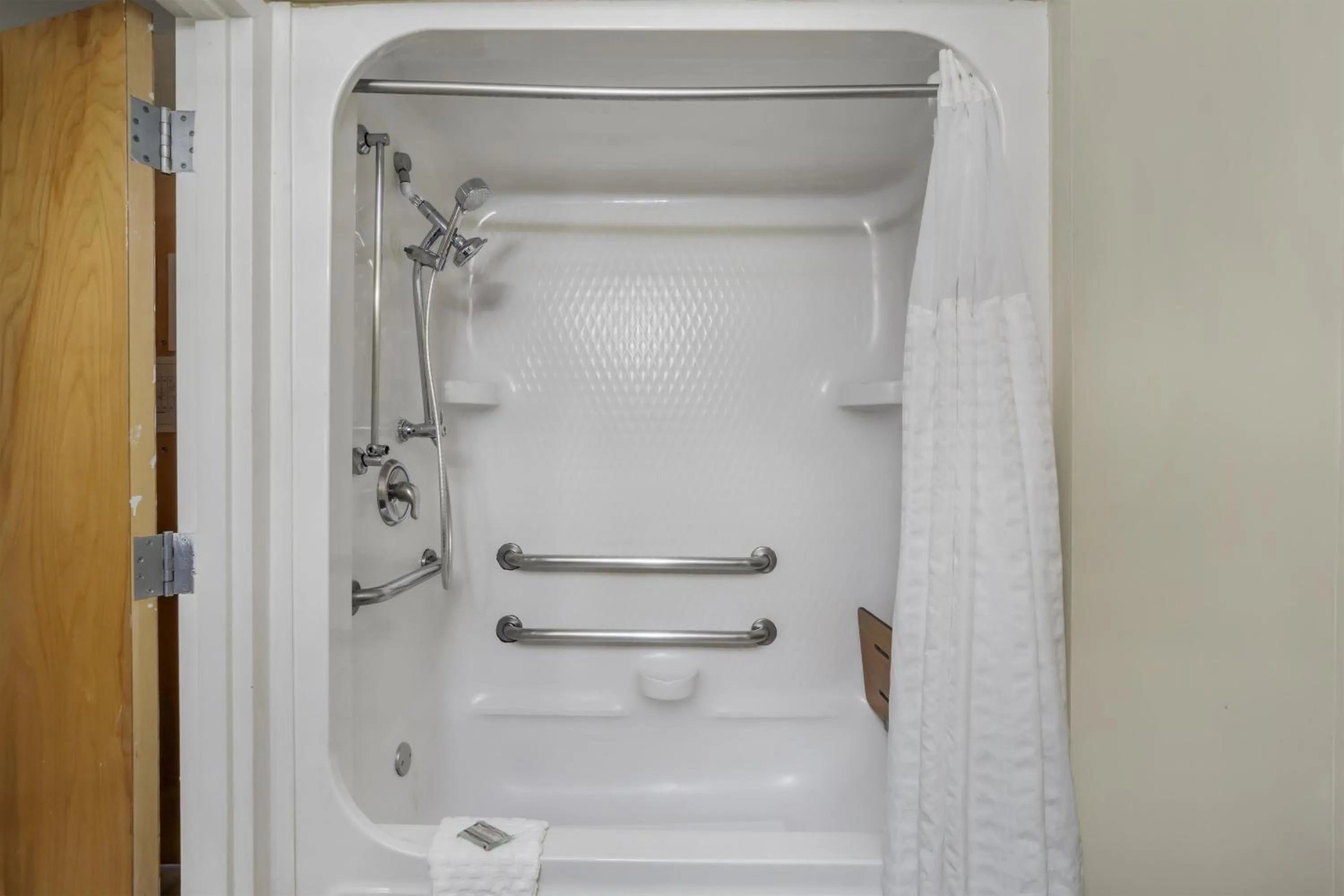 Bathroom in Best Western Kenner