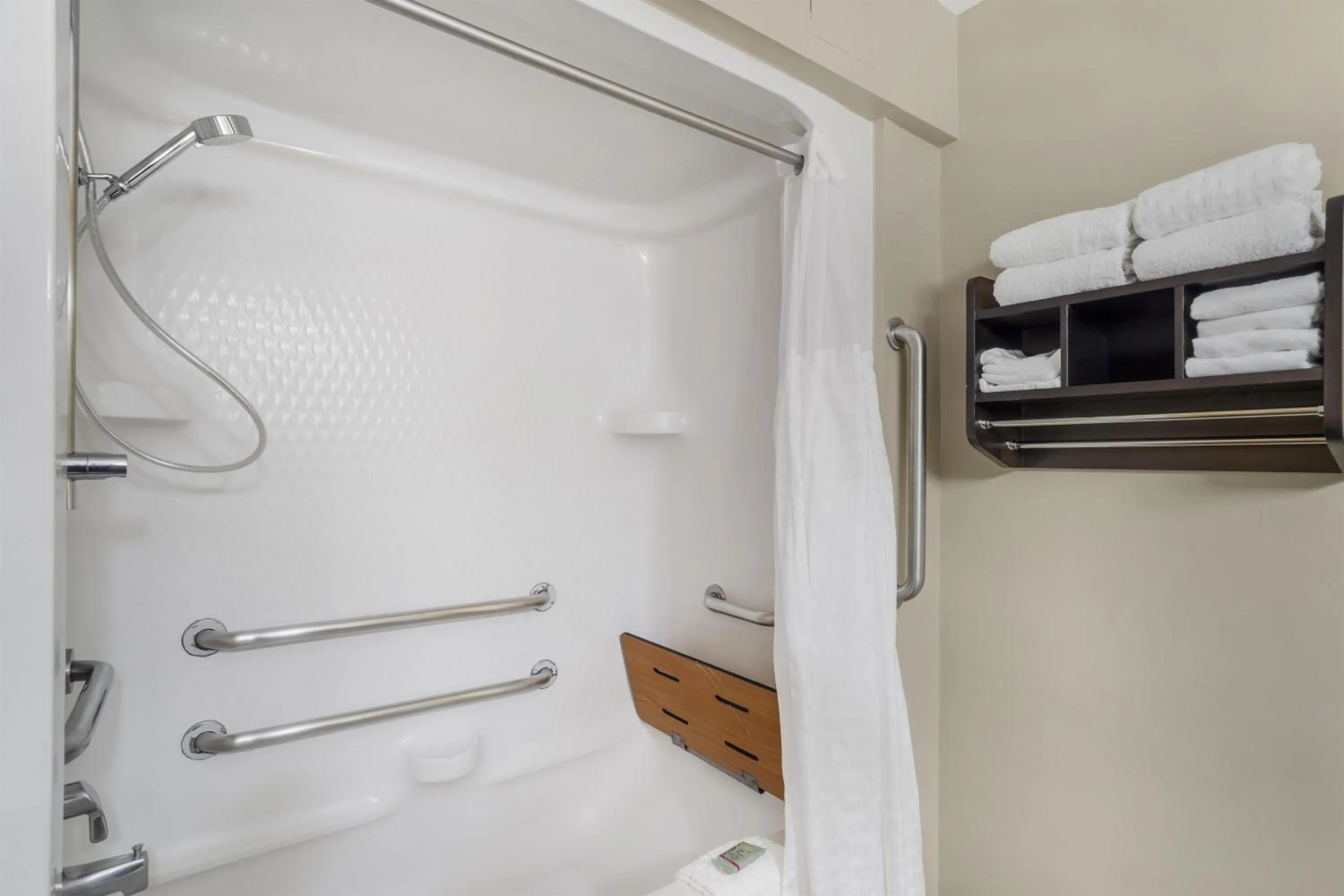 Bathroom in Best Western Kenner