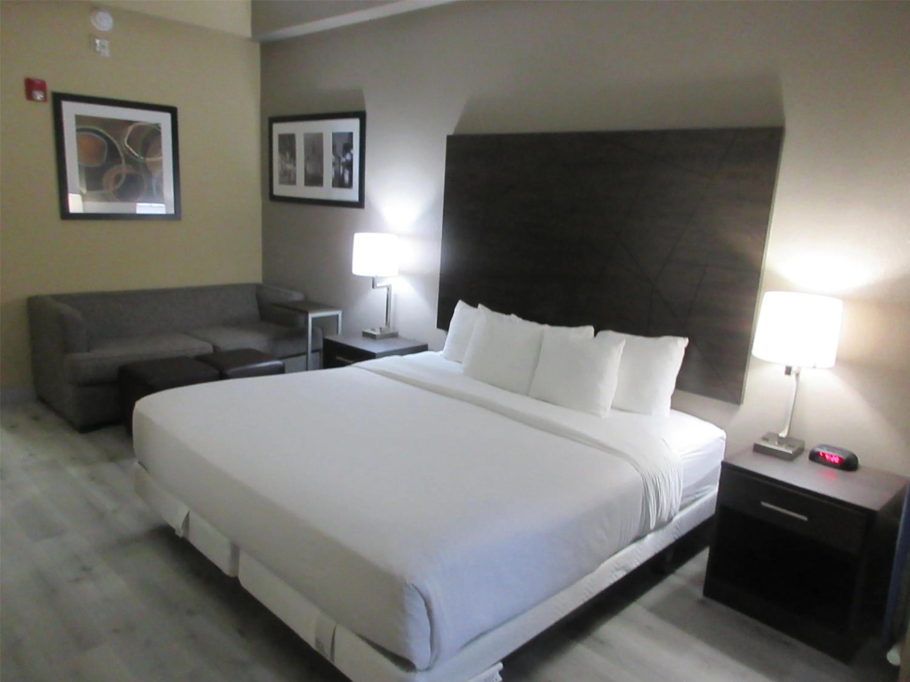 Bedroom, Bed in Best Western Kenner