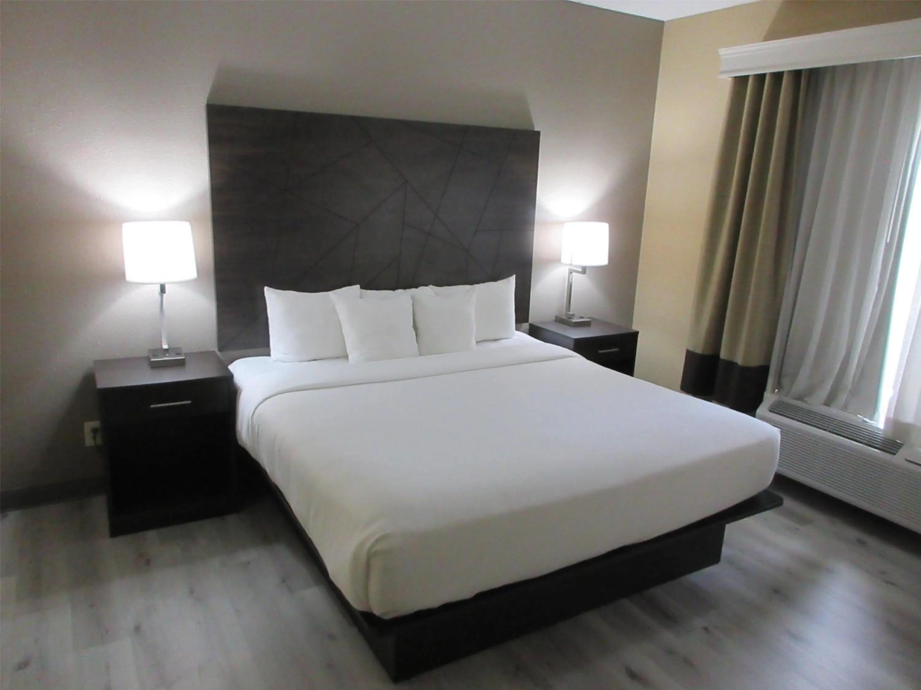 Bedroom, Bed in Best Western Kenner