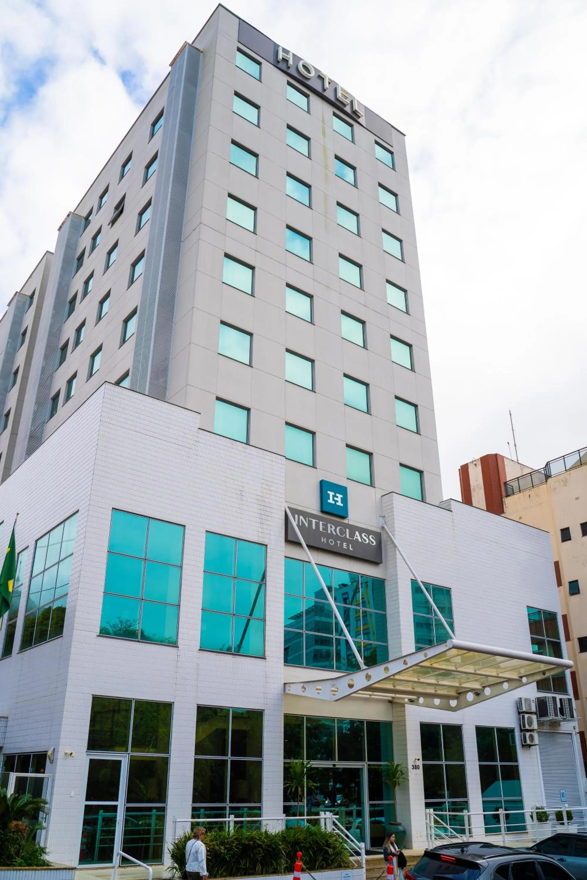 Property building in Interclass Florianópolis