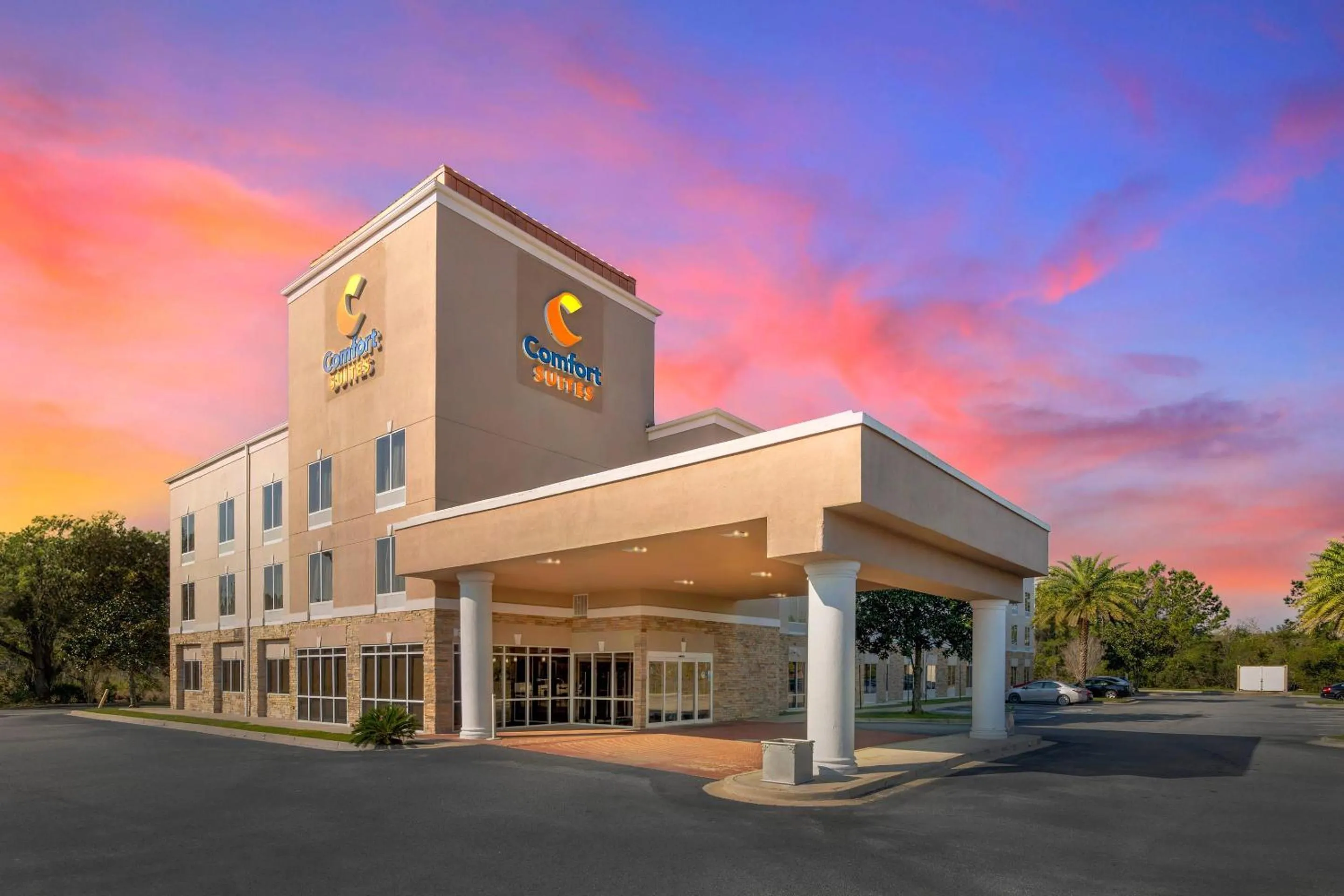 Property building in Comfort Suites Brunswick
