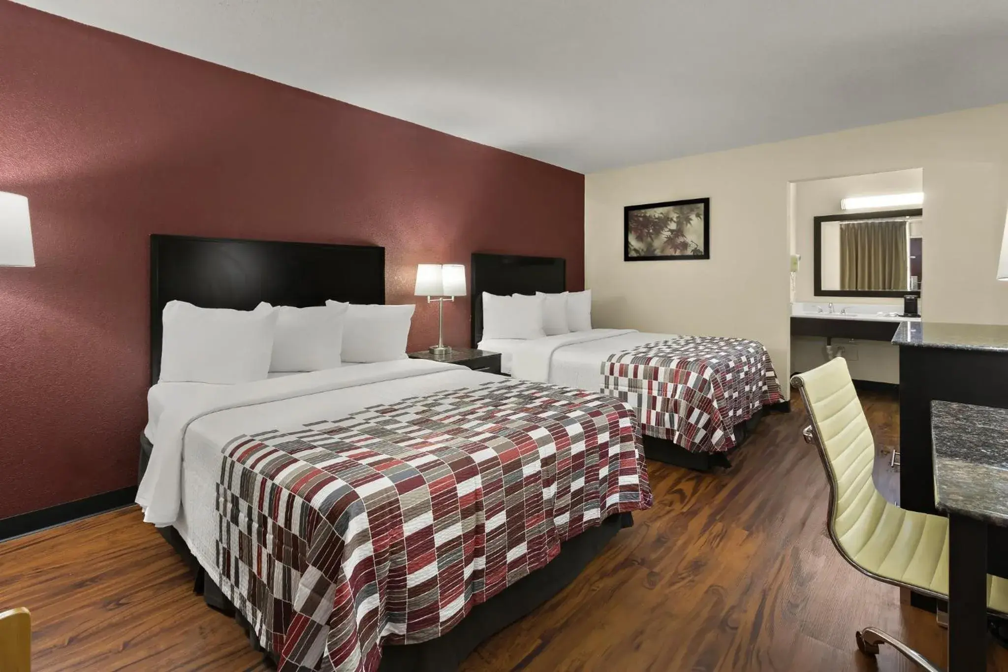 Suite with Two Queen Beds Second Floor Non-Smoking in Red Roof Inn & Suites Cave City Suite with Two Queen Beds Second Floor Non-Smoking in Red Roof Inn & Suites Cave City