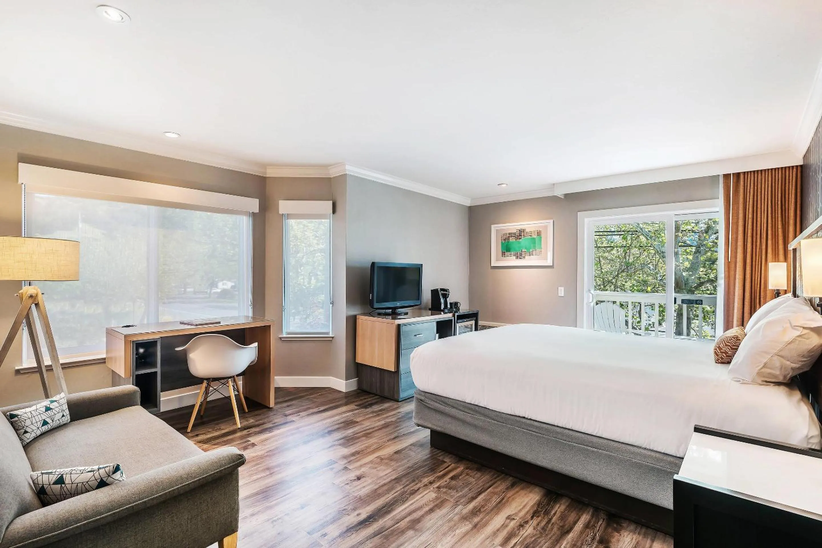 Bedroom, Bed in UpValley Inn & Hot Springs, an Ascend Collection Hotel