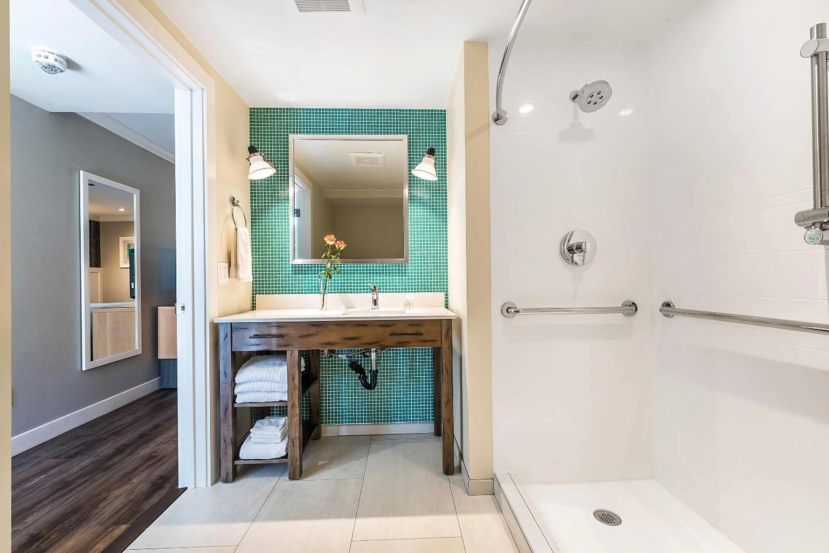 Bedroom in UpValley Inn & Hot Springs, an Ascend Collection Hotel