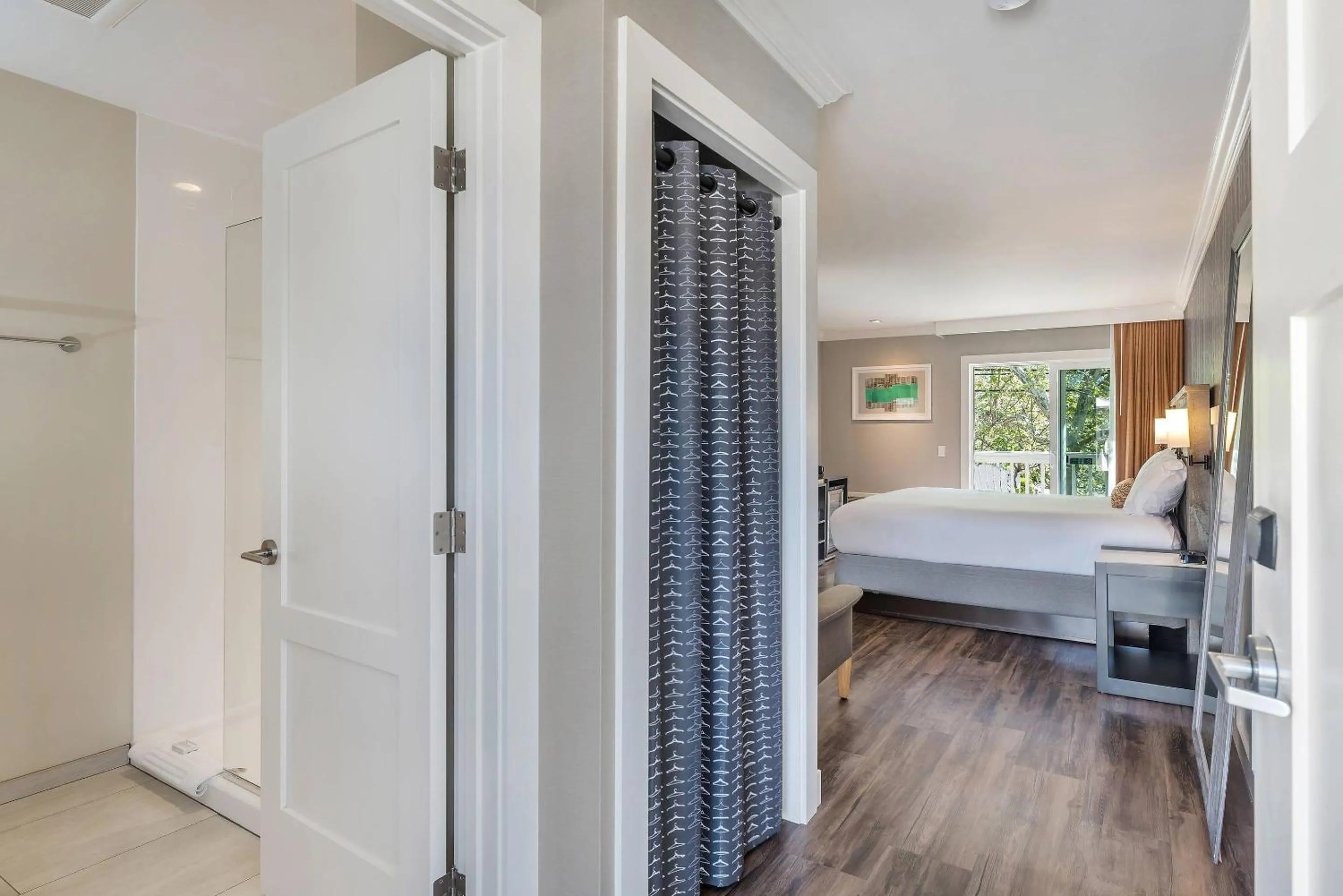 Bedroom, Bed in UpValley Inn & Hot Springs, an Ascend Collection Hotel