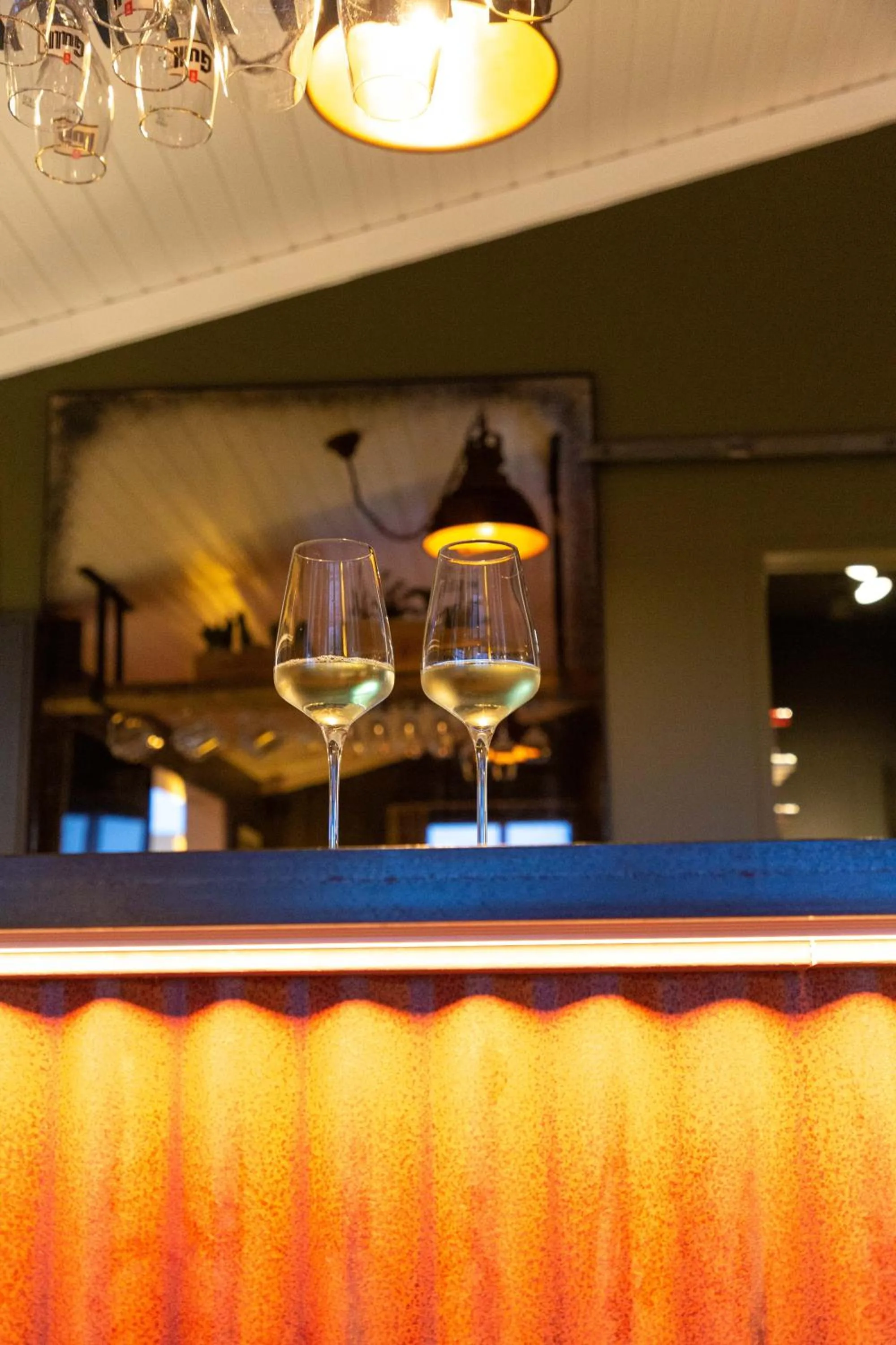 Lounge or bar in Aurora Lodge Hotel