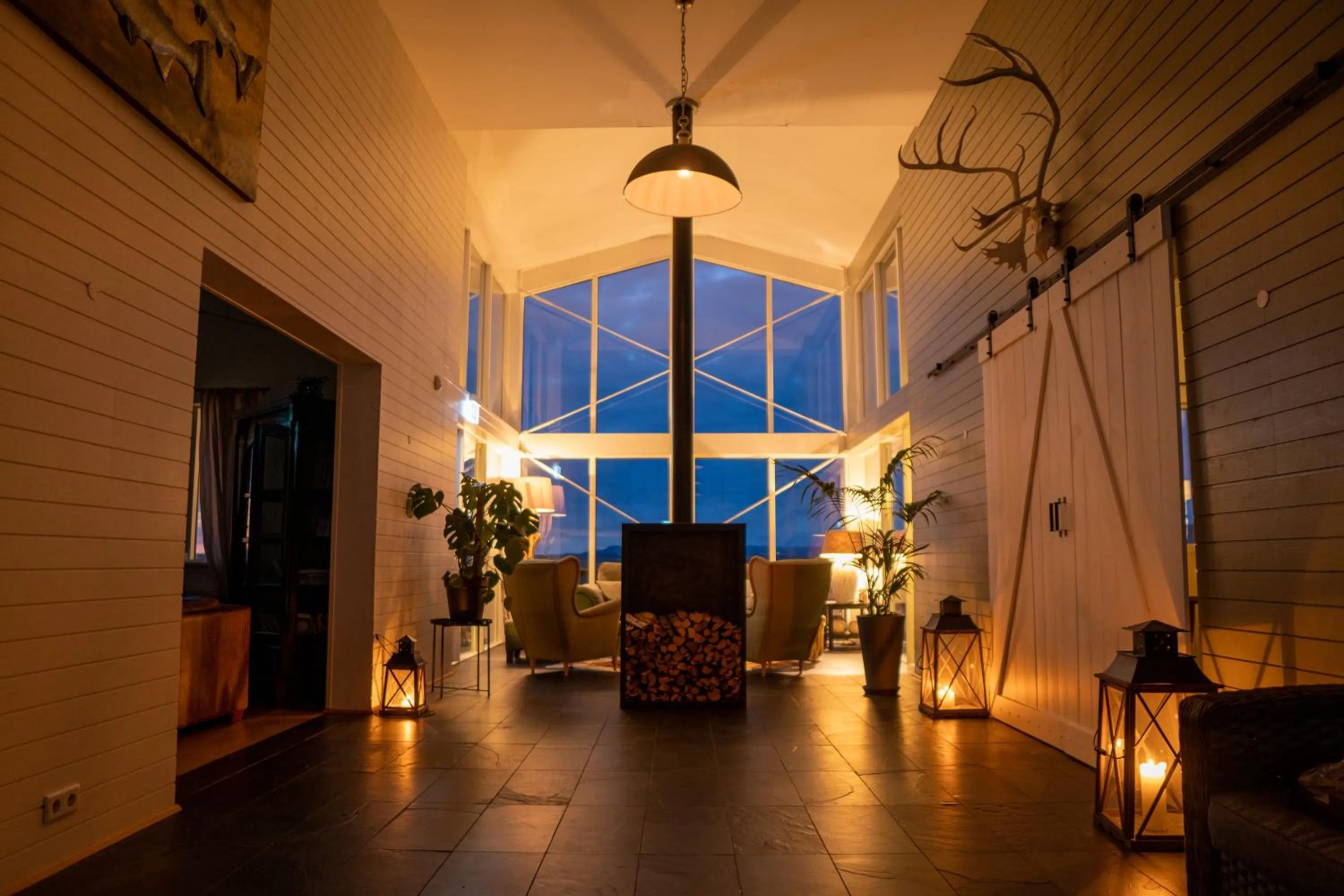 Lobby or reception in Aurora Lodge Hotel