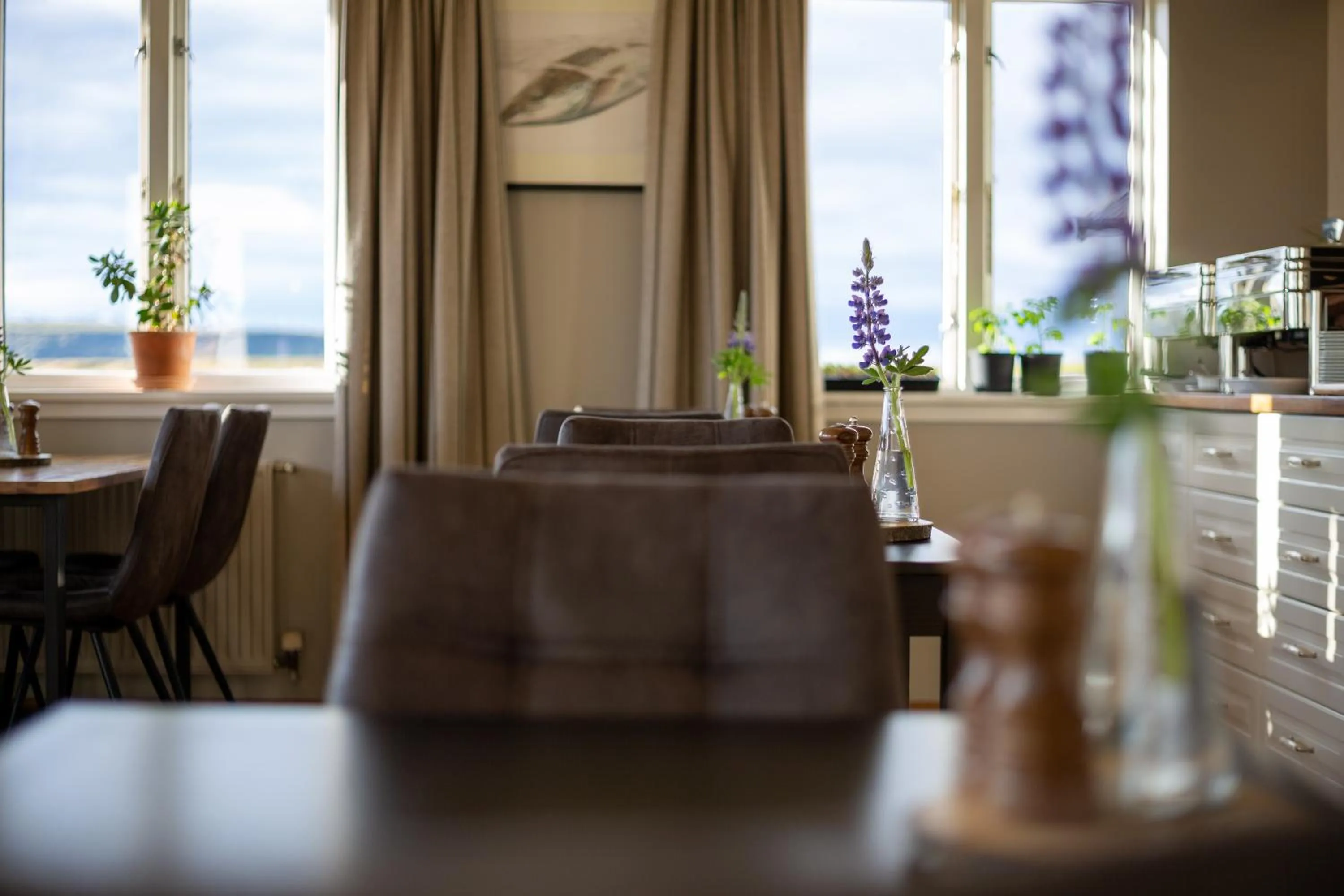 Seating area in Aurora Lodge Hotel
