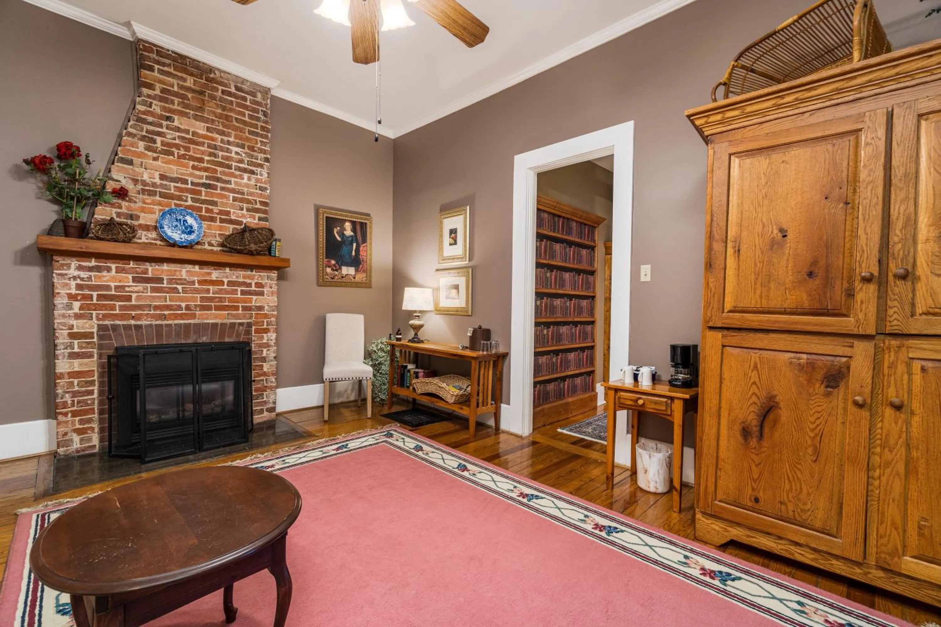 Seating area in Highland Lake Inn & Resort - Flat Rock