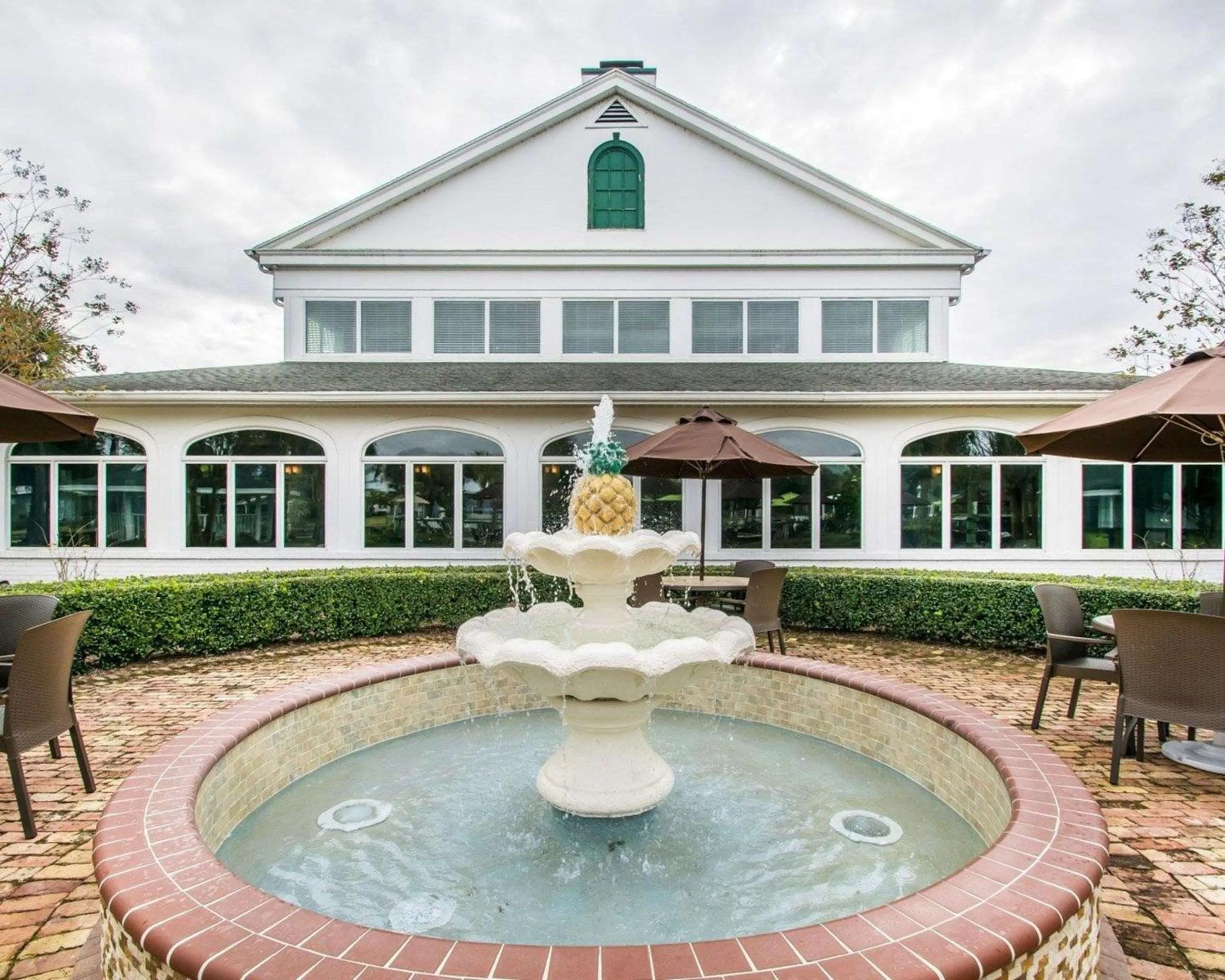 Property building in Plantation Resort on Crystal River, Ascend Hotel Collection