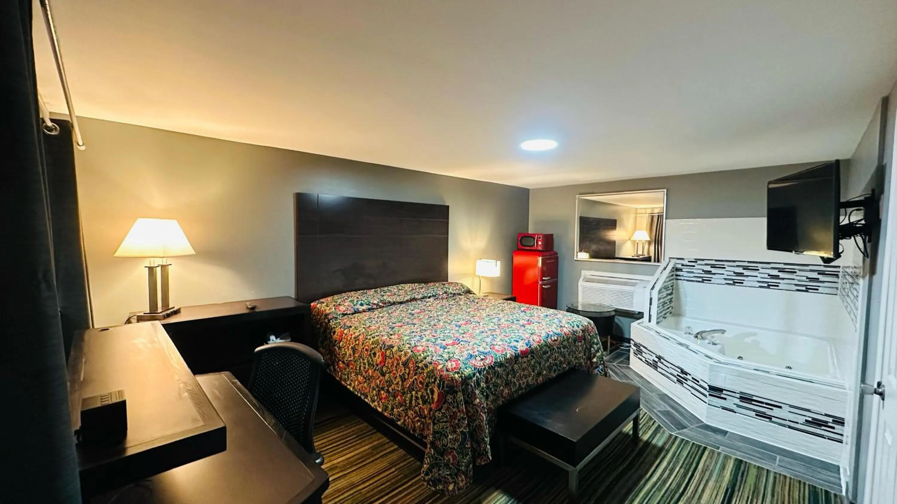 Photo of the whole room, Bed in Catalina Airport Motel