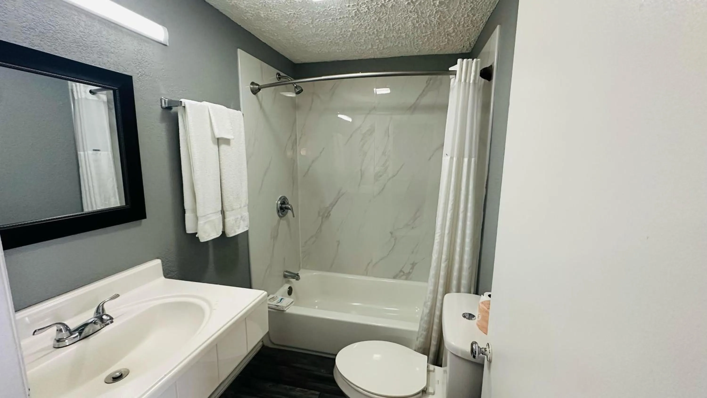 Bathroom in Catalina Airport Motel