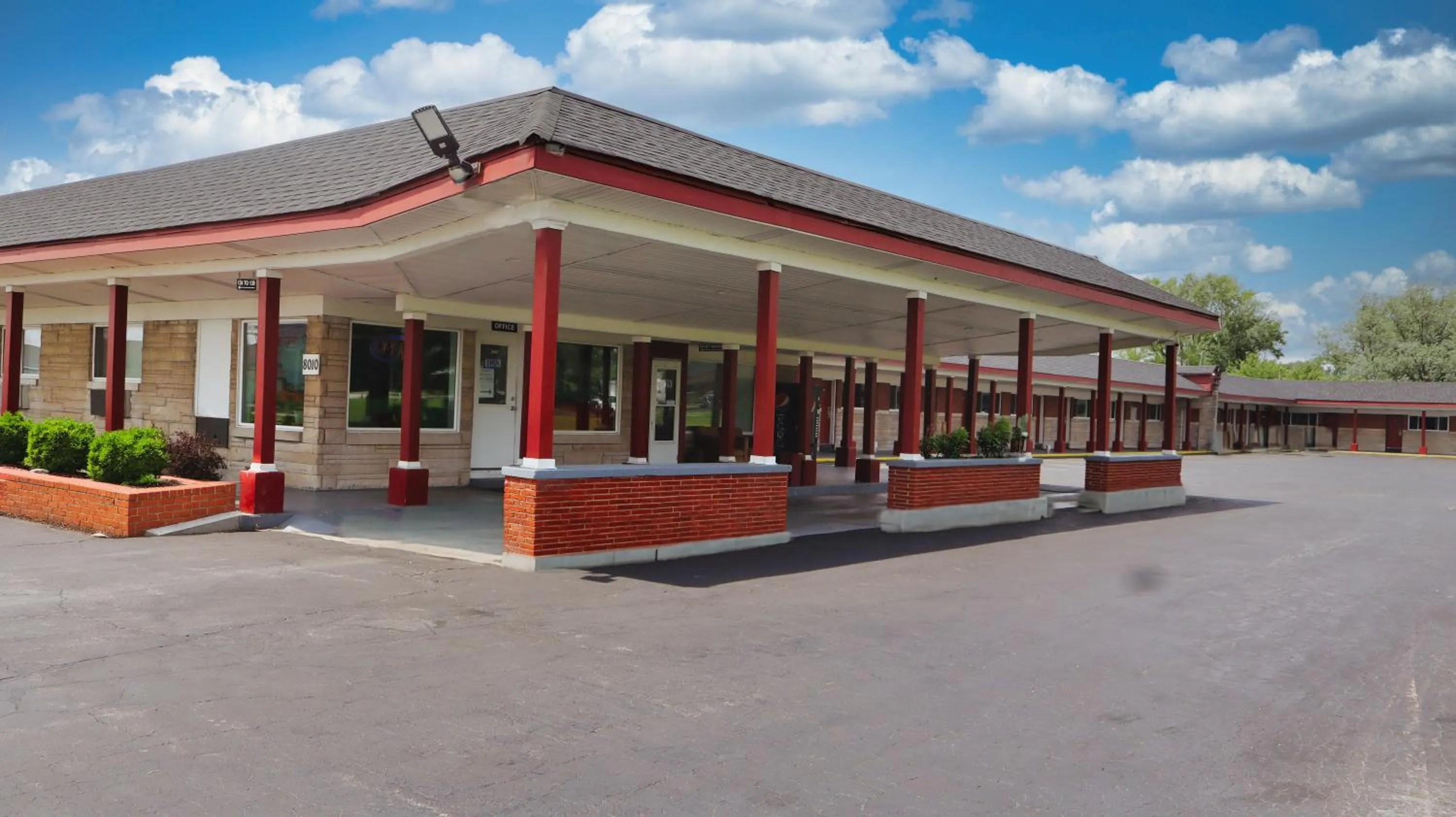 Lobby or reception in Catalina Airport Motel