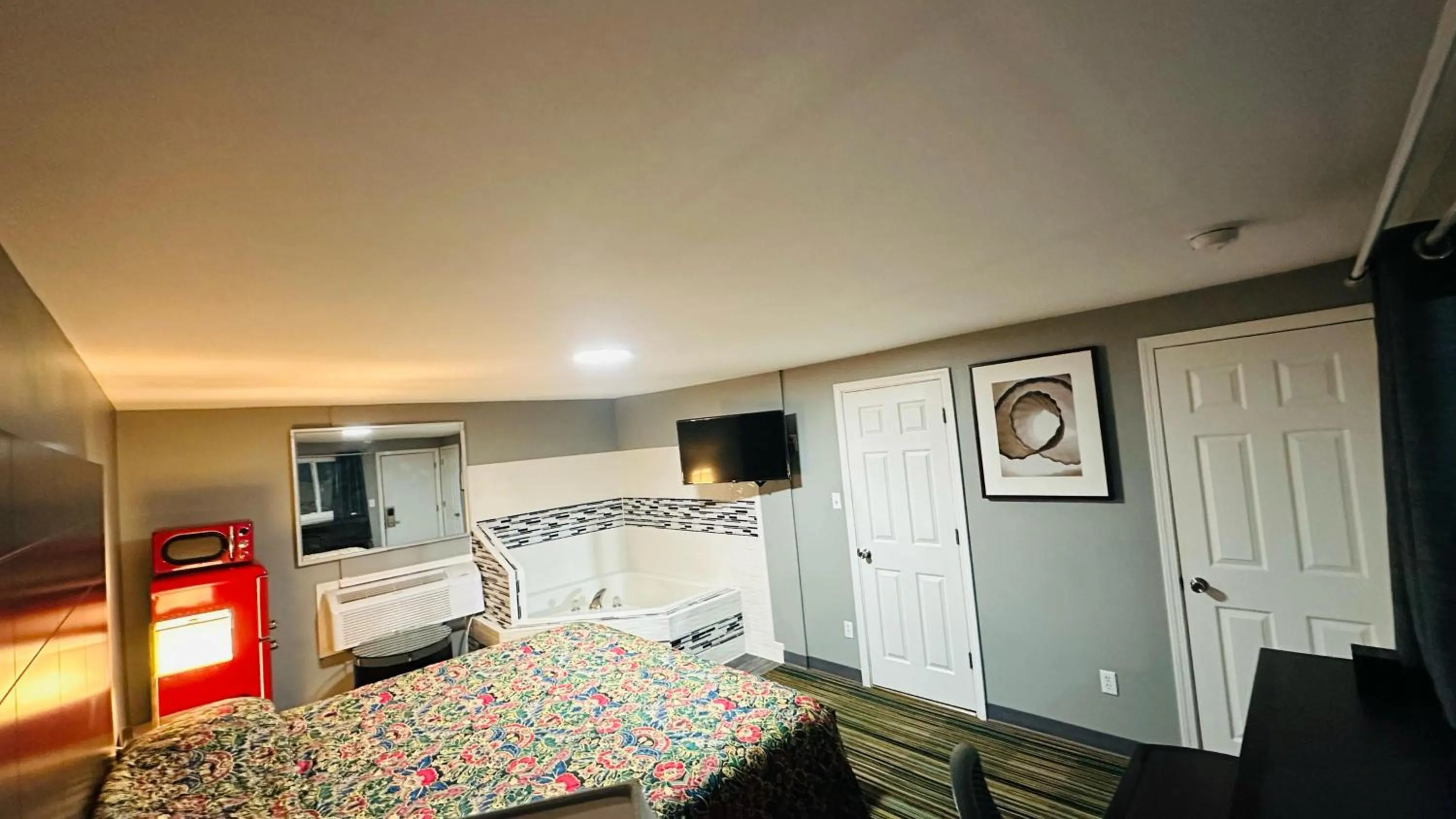 Photo of the whole room, Bed in Catalina Airport Motel