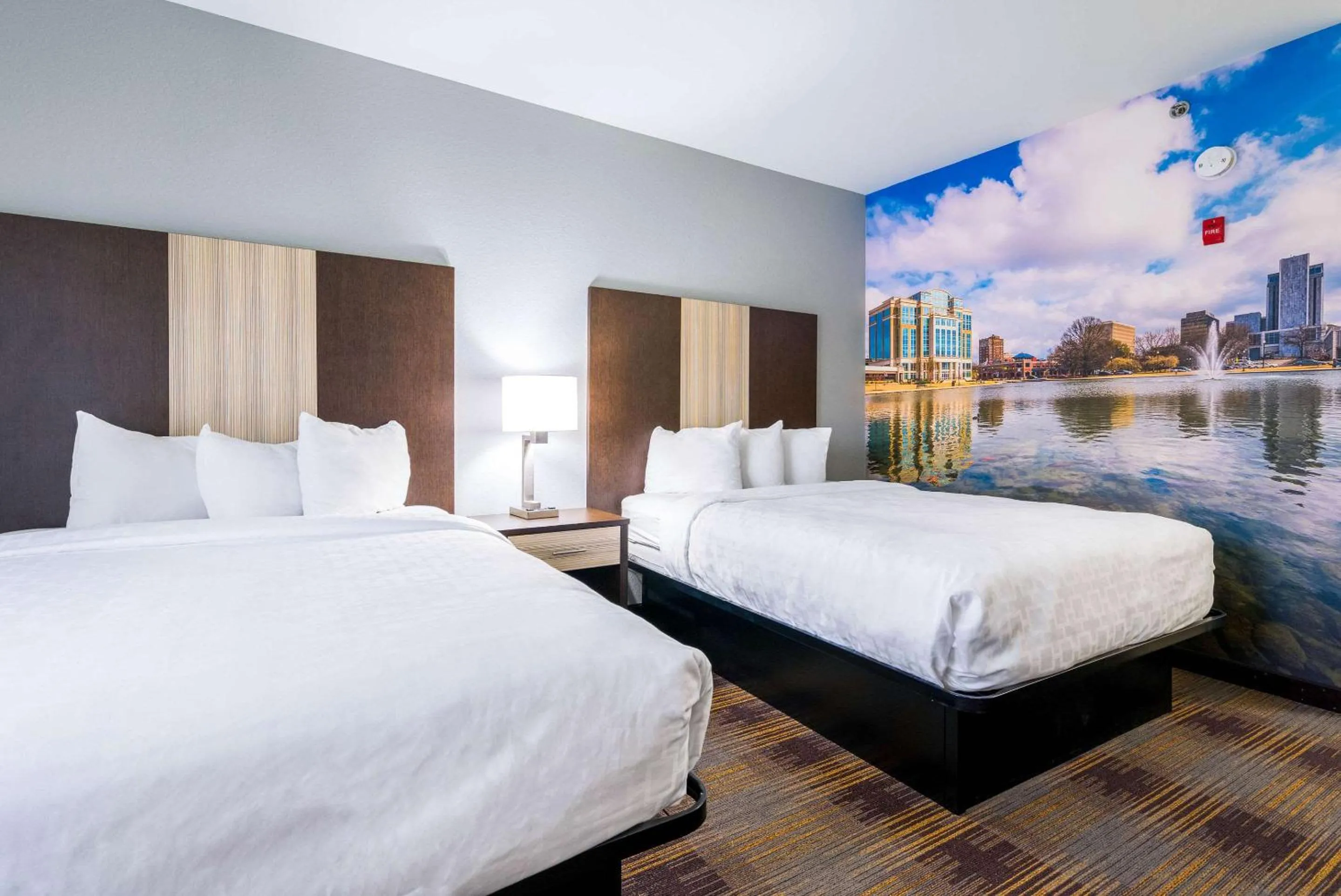 Photo of the whole room, Bed in Clarion Pointe Madison-Huntsville