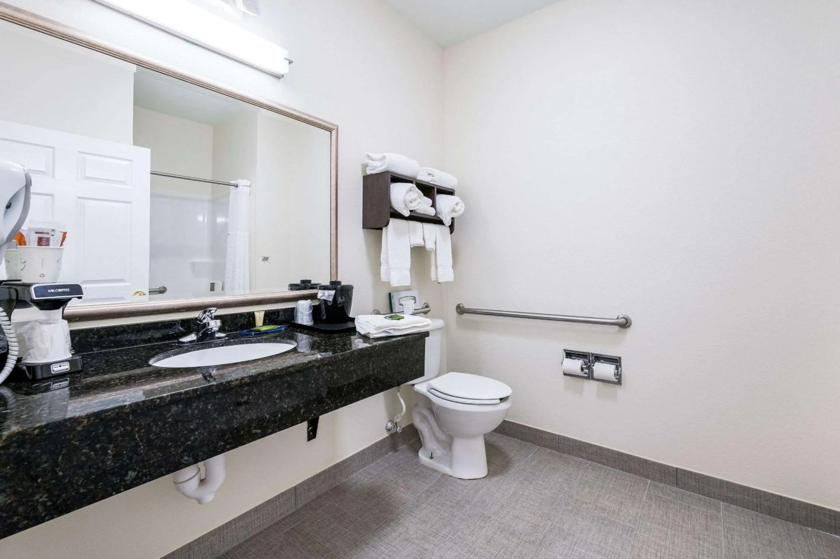 Bathroom in Clarion Pointe Madison-Huntsville