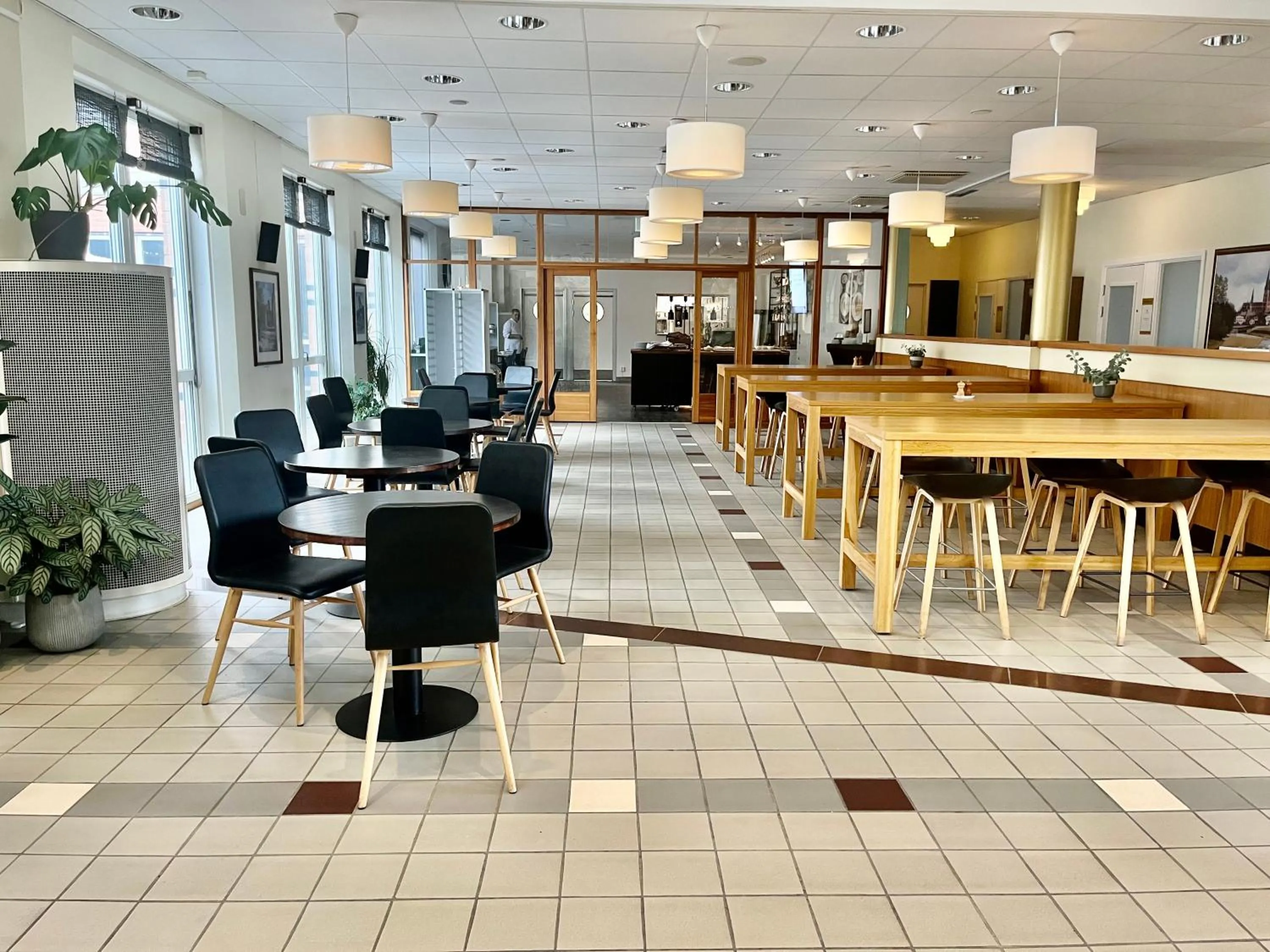 Restaurant/places to eat in Viktoria Hotell & Konferens