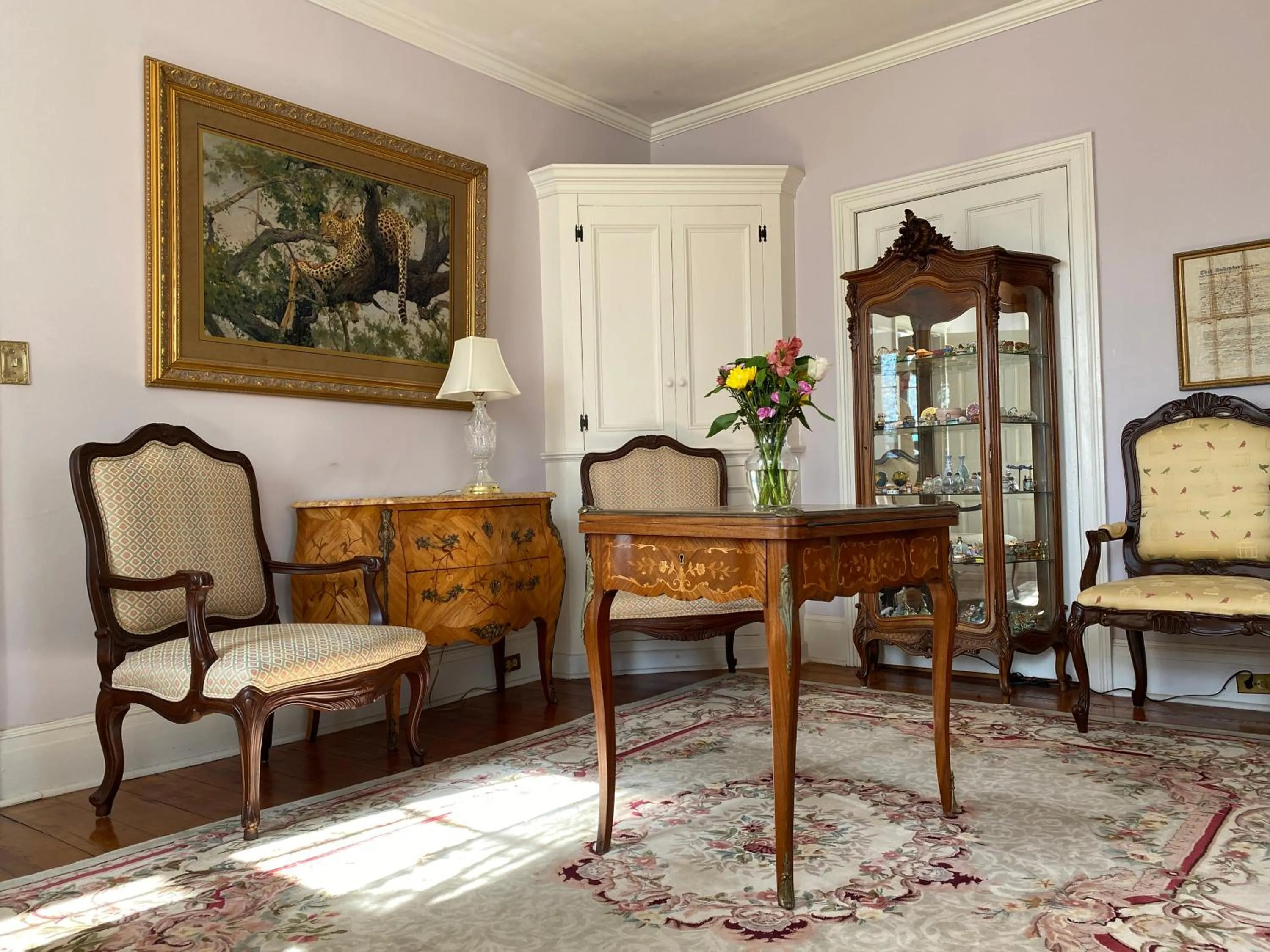 Living room in Lightner Farmhouse B&B
