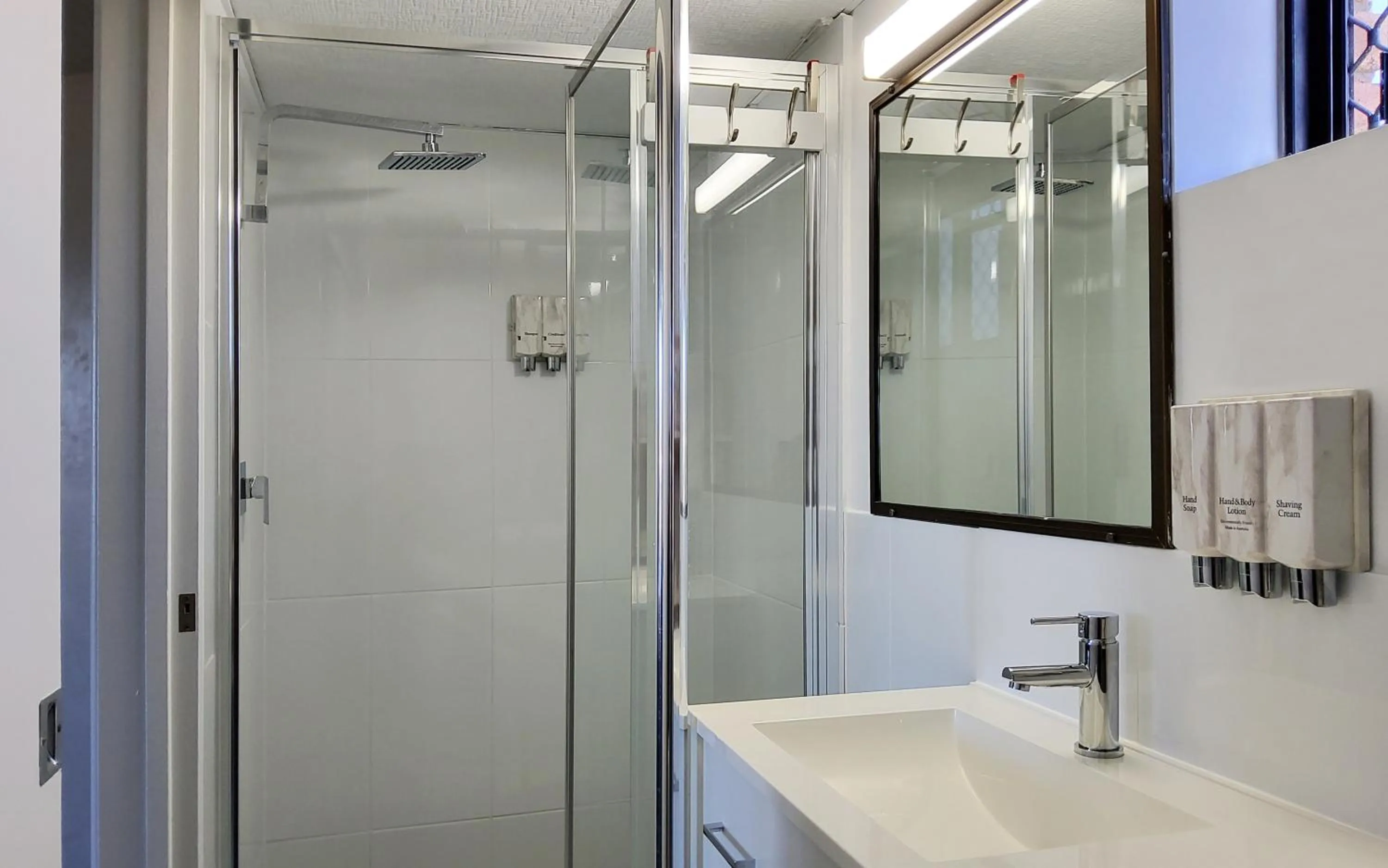 Bathroom in Archer Park Motel