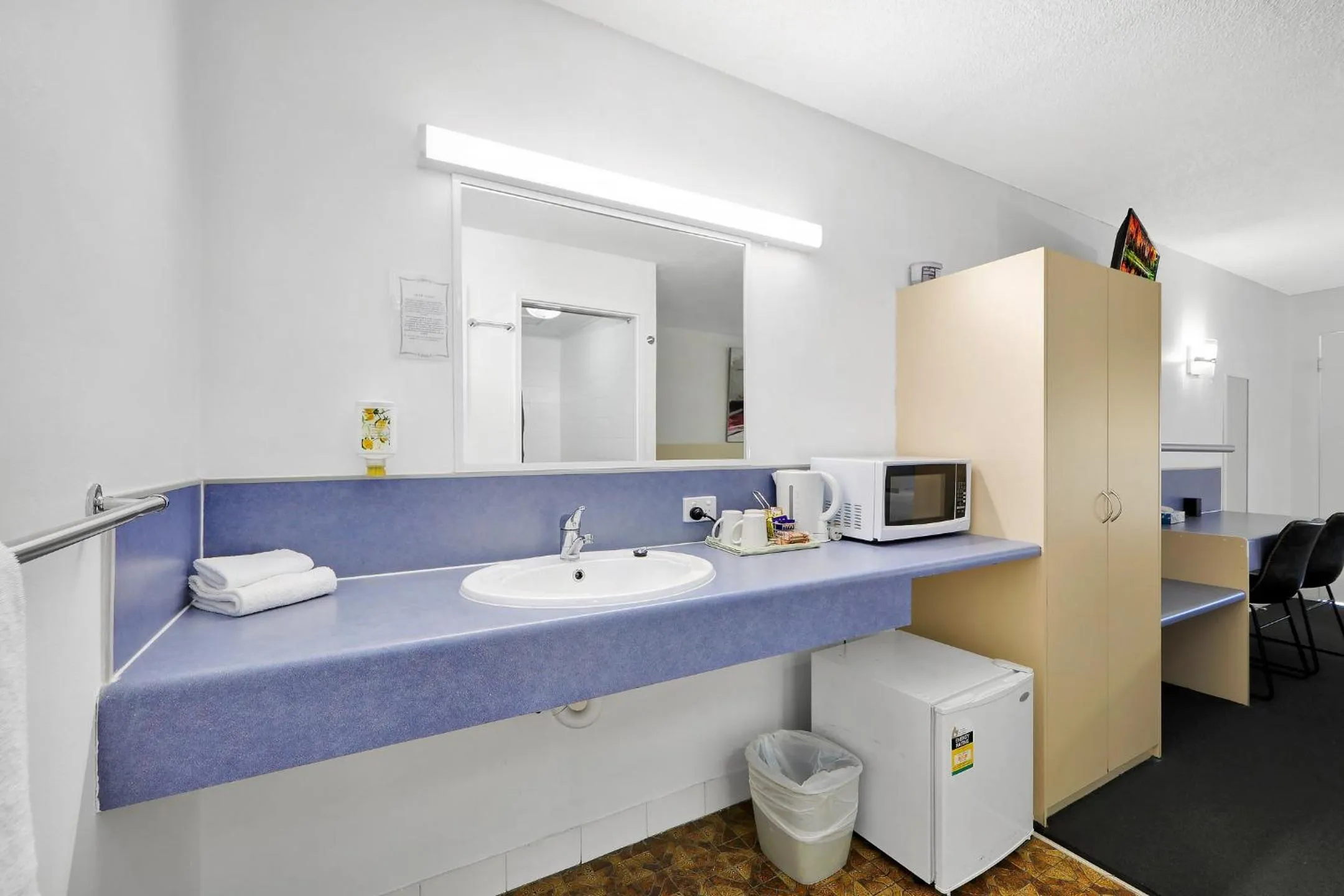 Bathroom in Oscar Motel