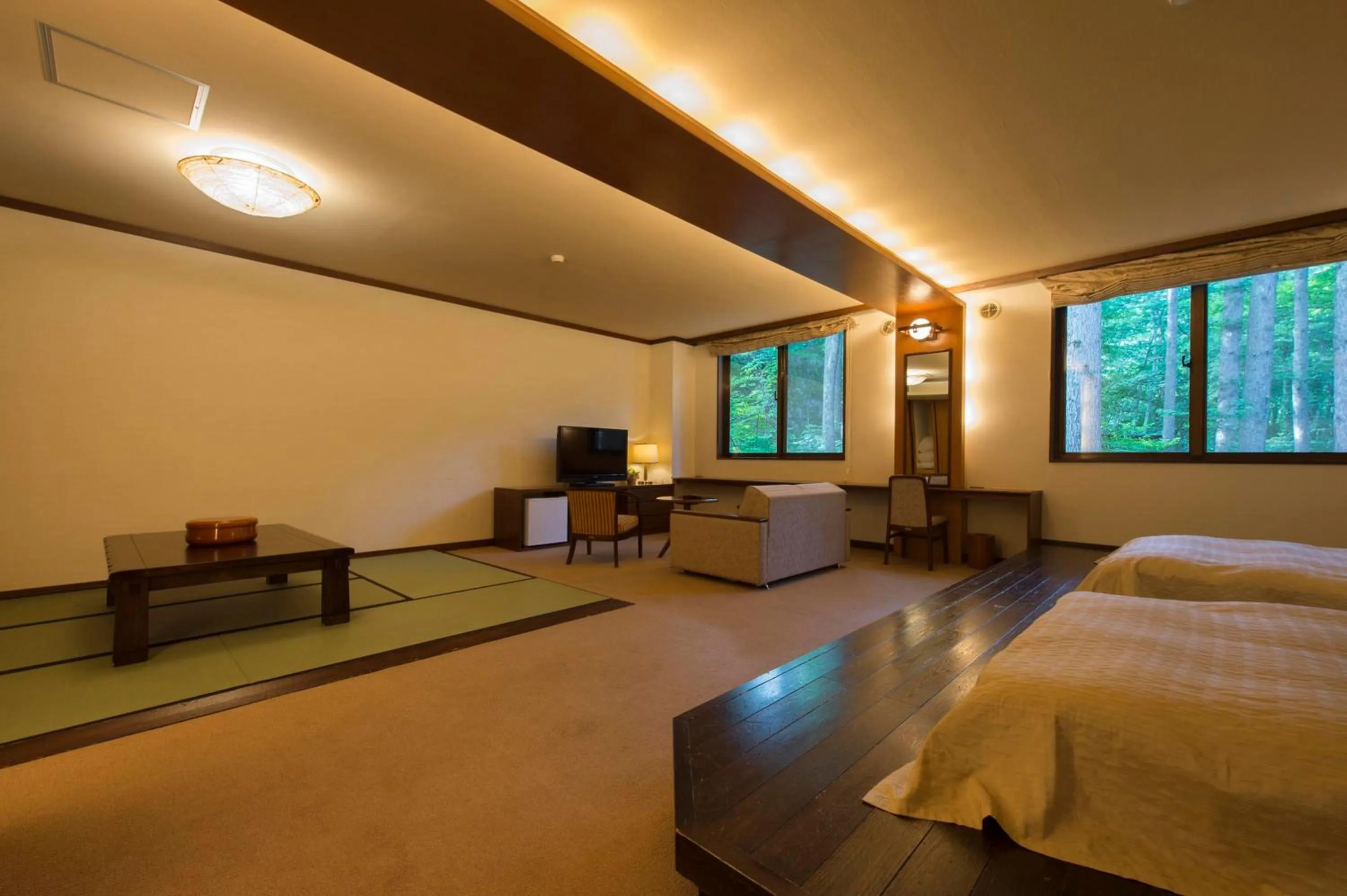 Photo of the whole room, Bed in Takayama Wan Wan Paradise Hotel & Cottage