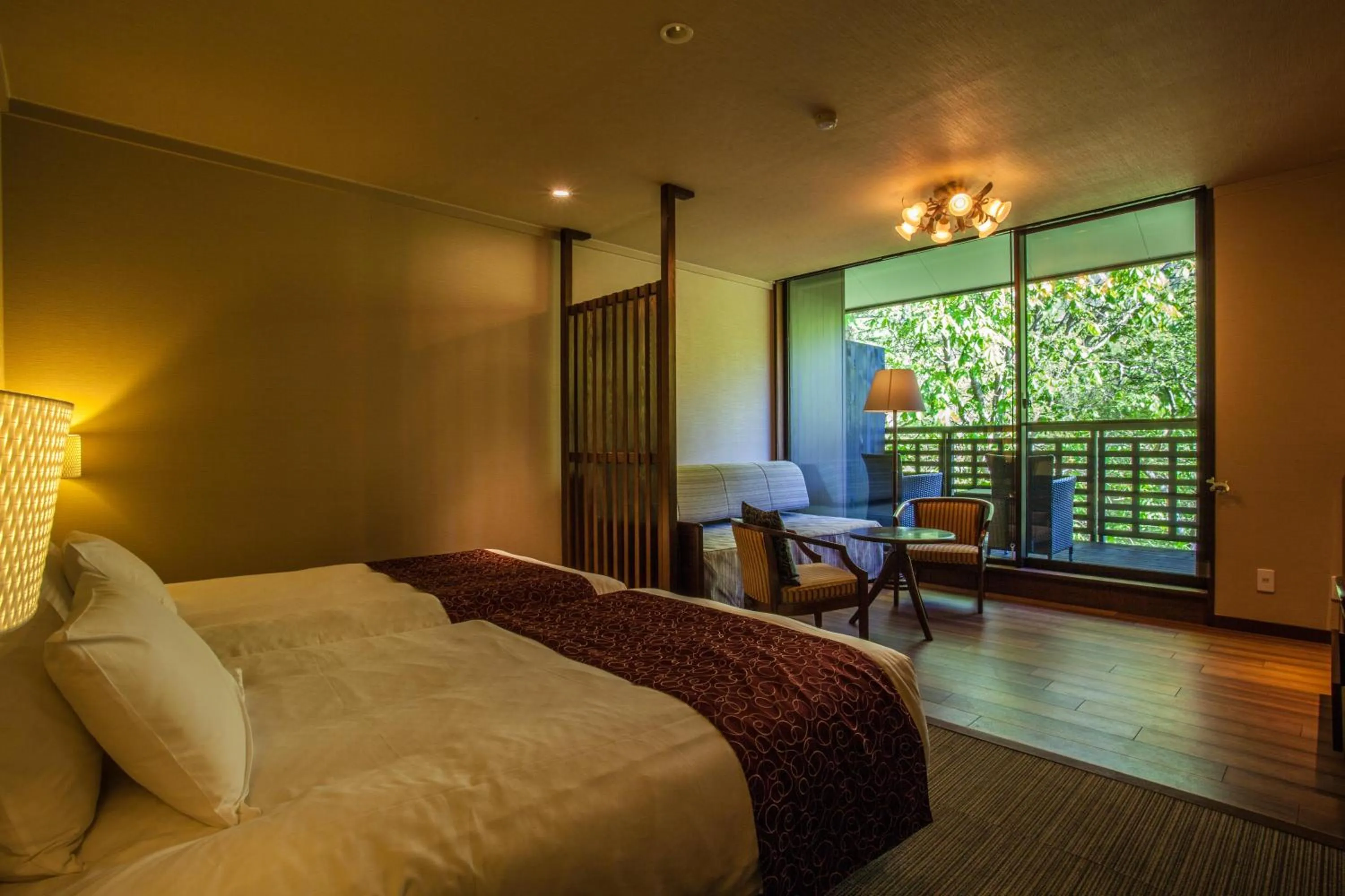 Photo of the whole room, Bed in Takayama Wan Wan Paradise Hotel & Cottage