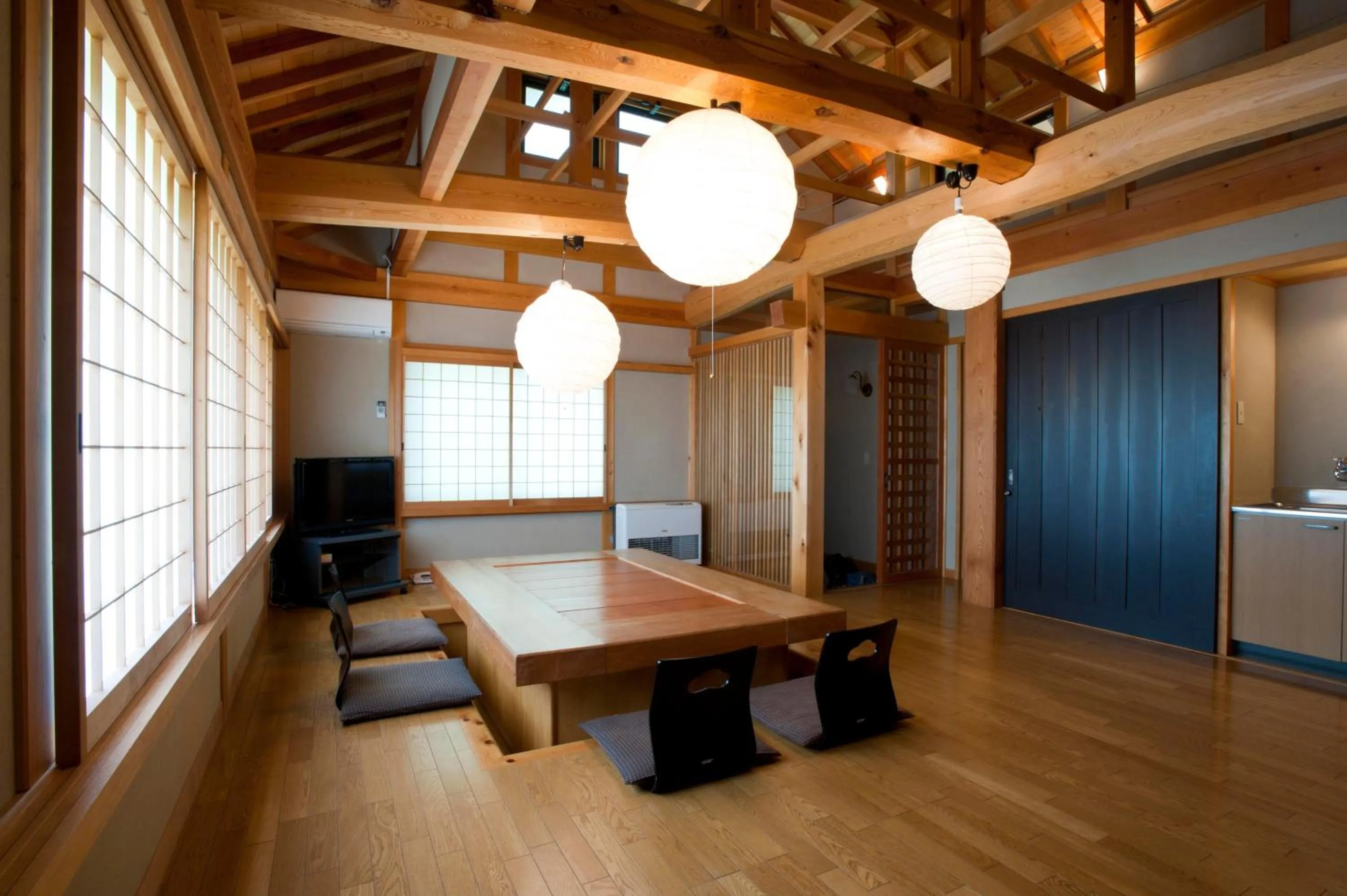 Photo of the whole room in Takayama Wan Wan Paradise Hotel & Cottage