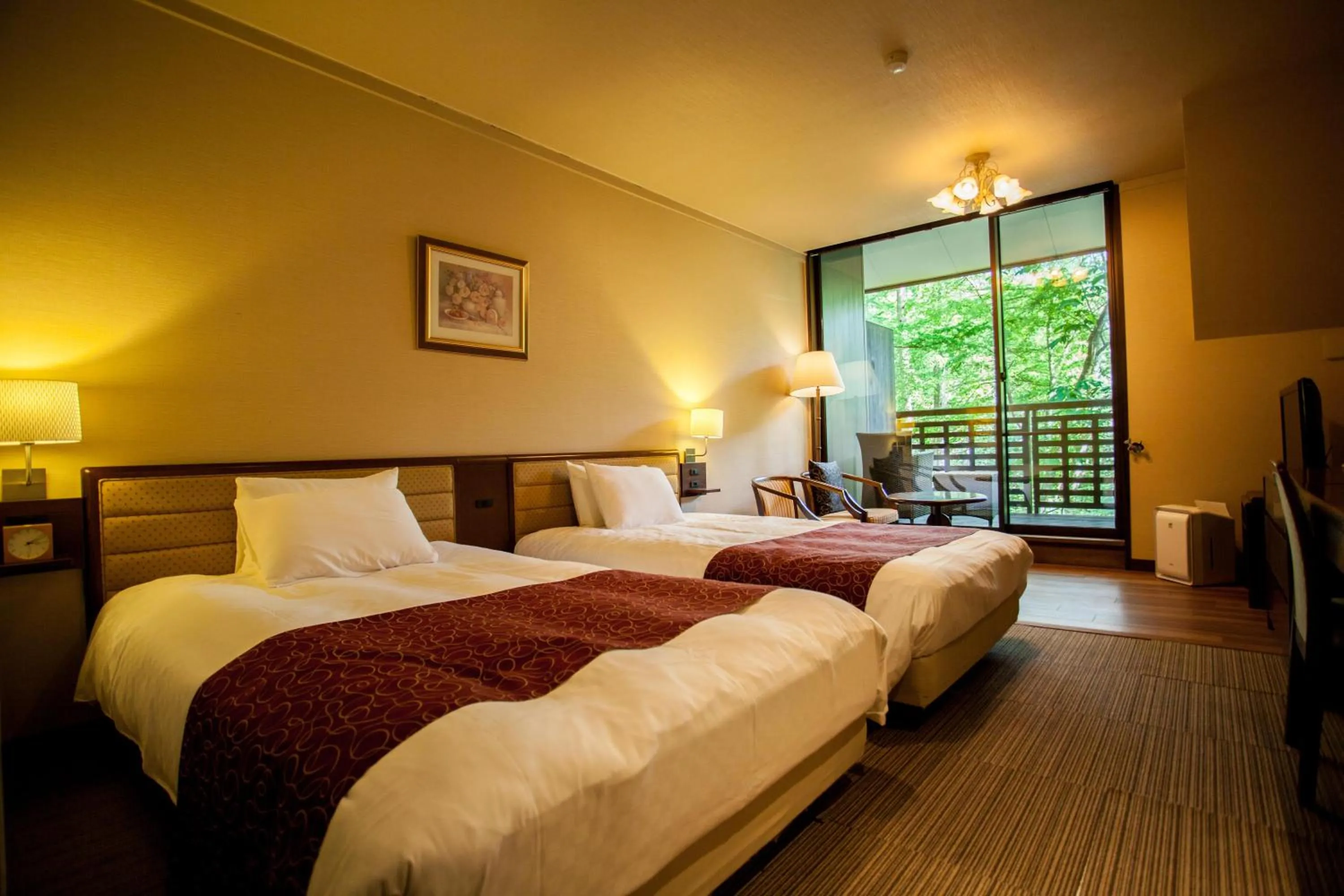 Photo of the whole room, Bed in Takayama Wan Wan Paradise Hotel & Cottage