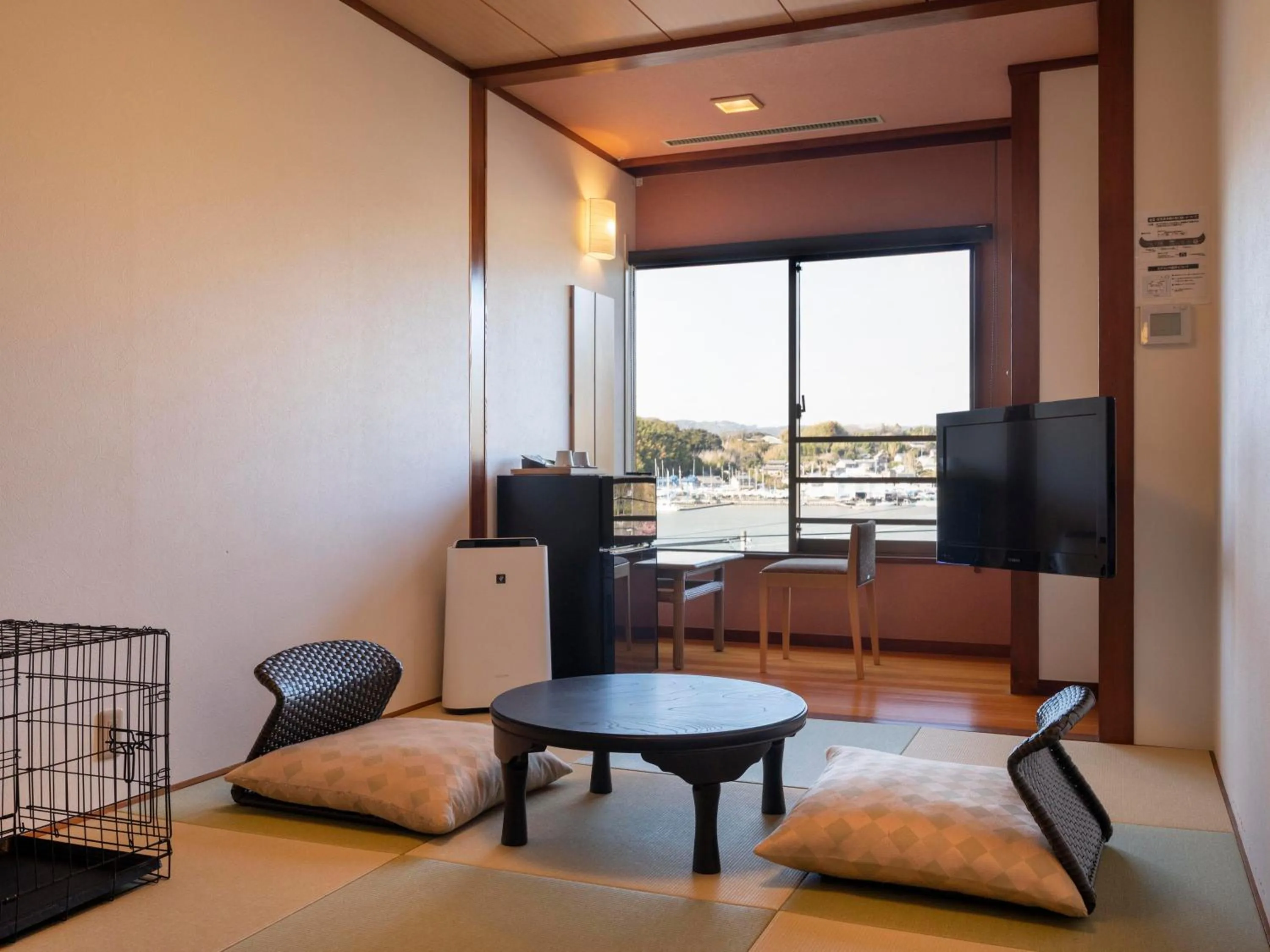 Photo of the whole room in Hamanako Wan Wan Paradise Hotel