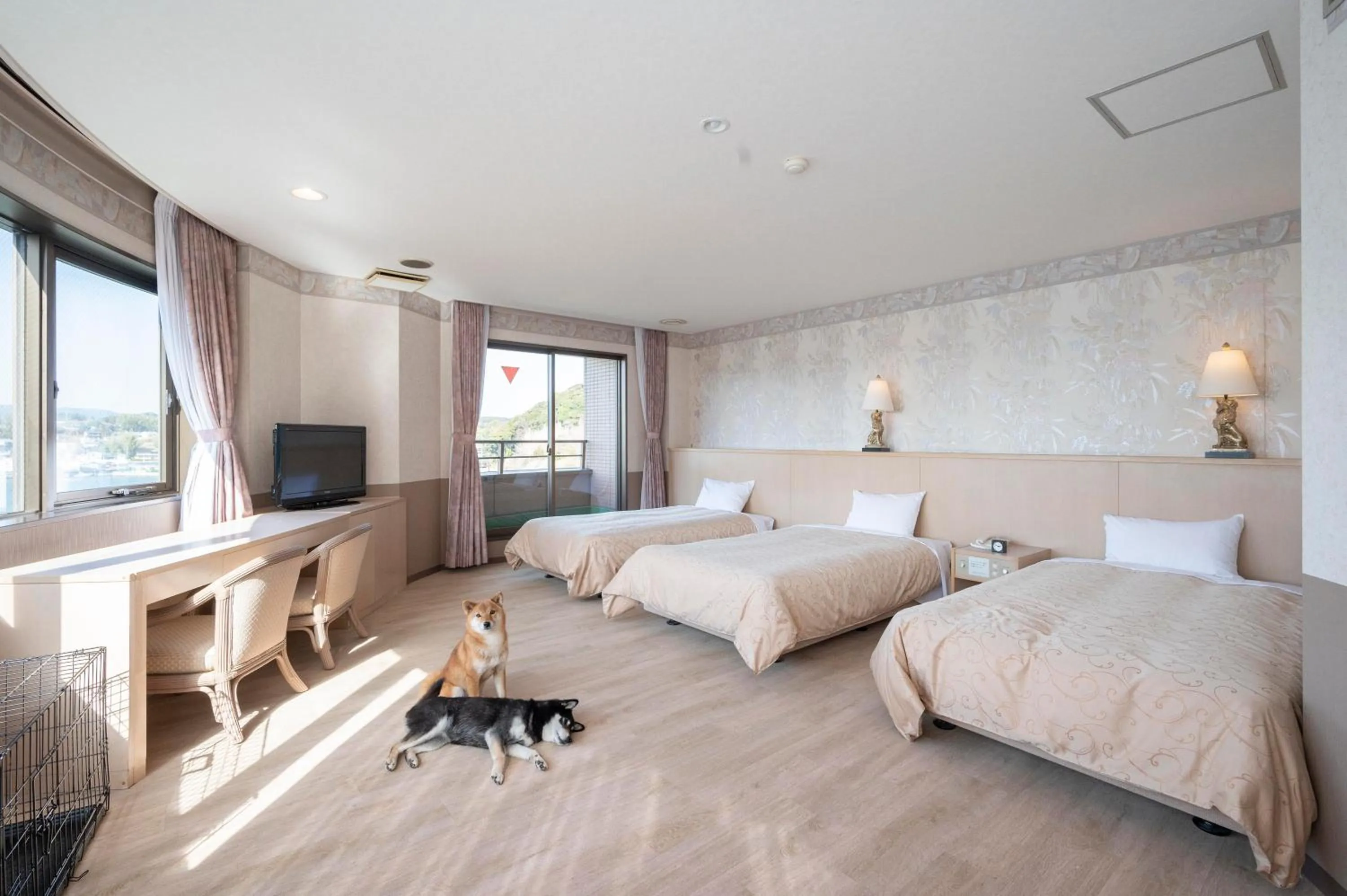 pet friendly, Bed in Hamanako Wan Wan Paradise Hotel