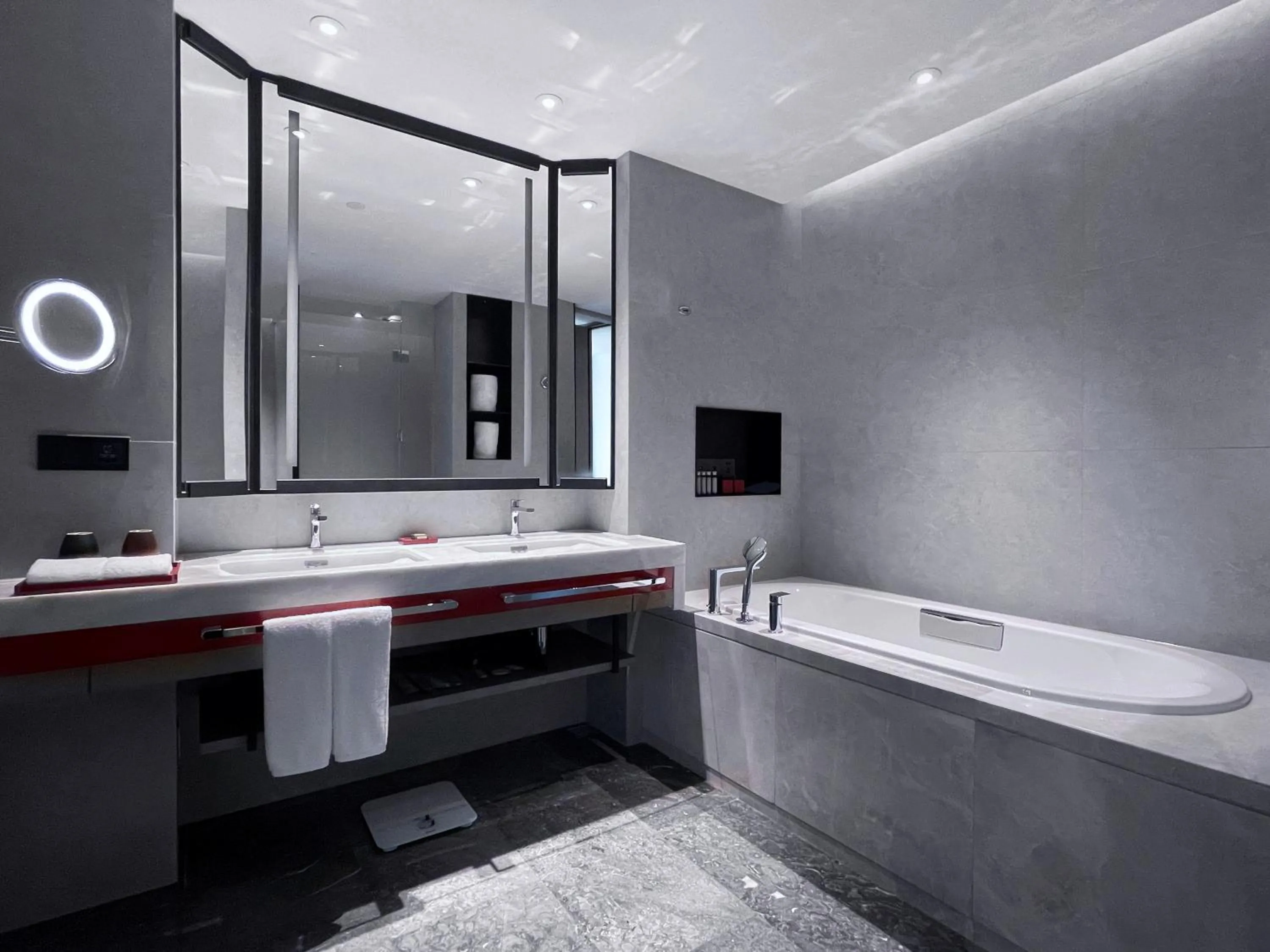 Bathroom in Empark Grand Hotel Beijing