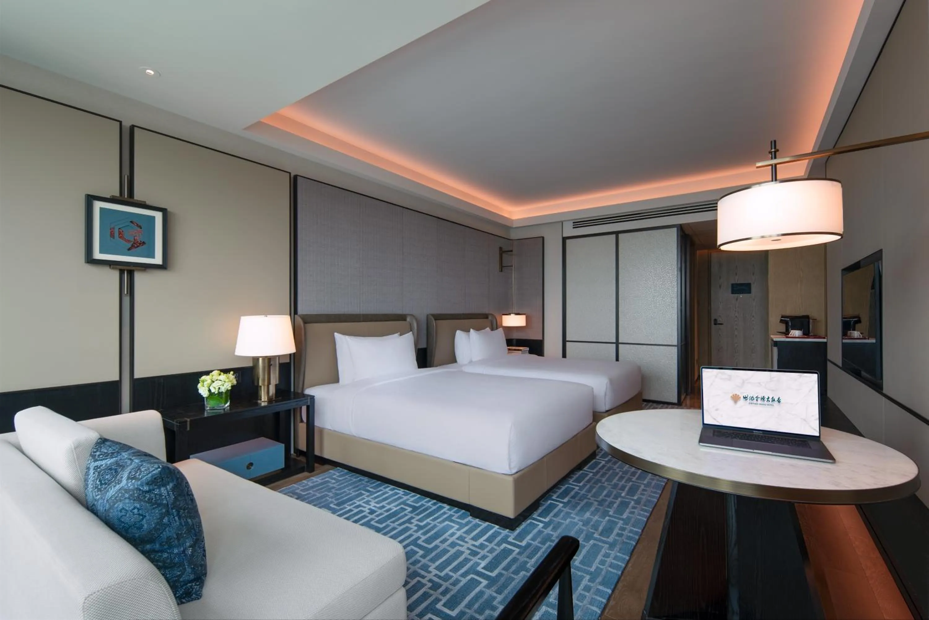 Photo of the whole room, Bed in Empark Grand Hotel Beijing