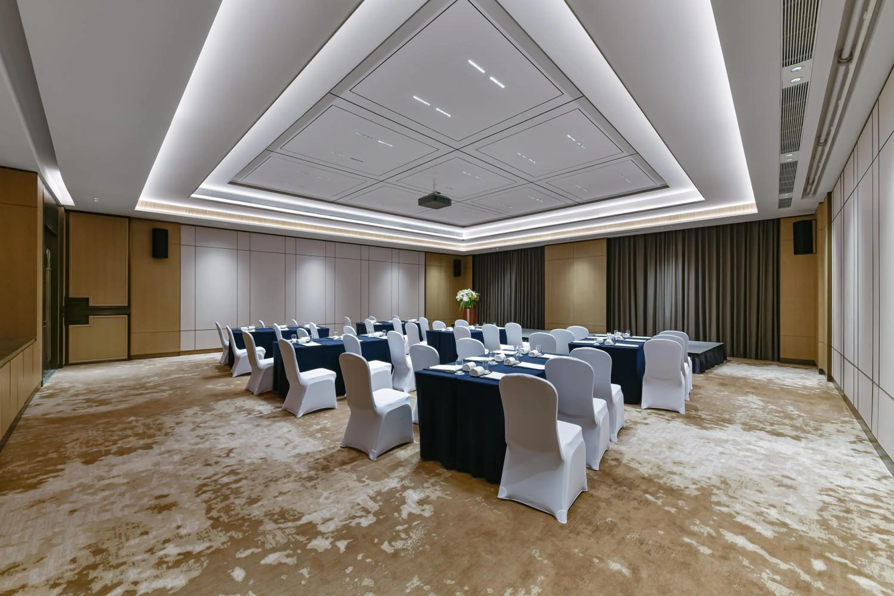 Meeting/conference room in Empark Grand Hotel Beijing