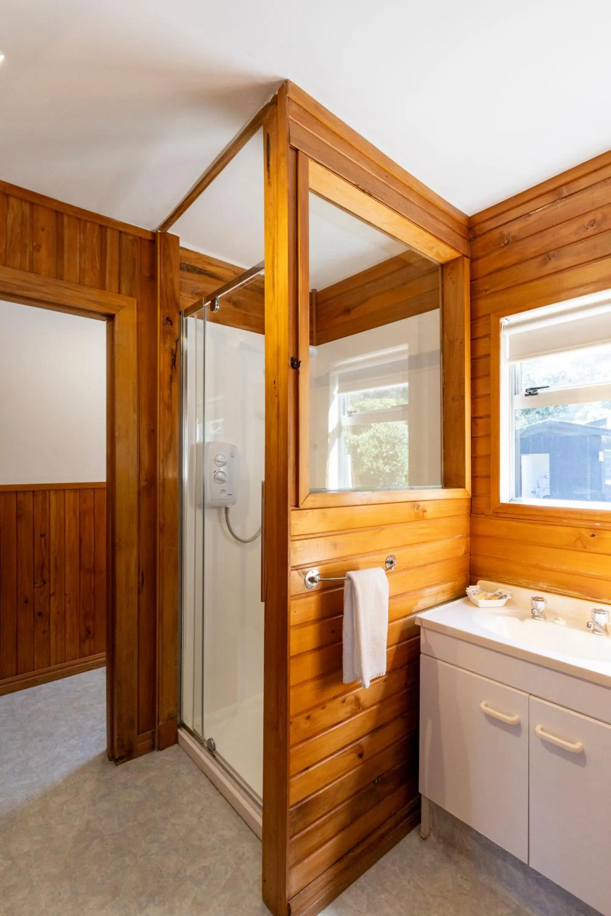 Shower in Punakaiki Beachfront Motels