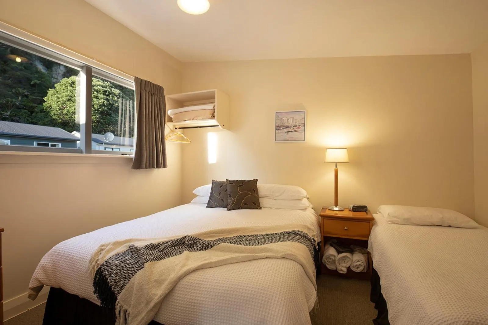 Bedroom, Bed in Punakaiki Beachfront Motels