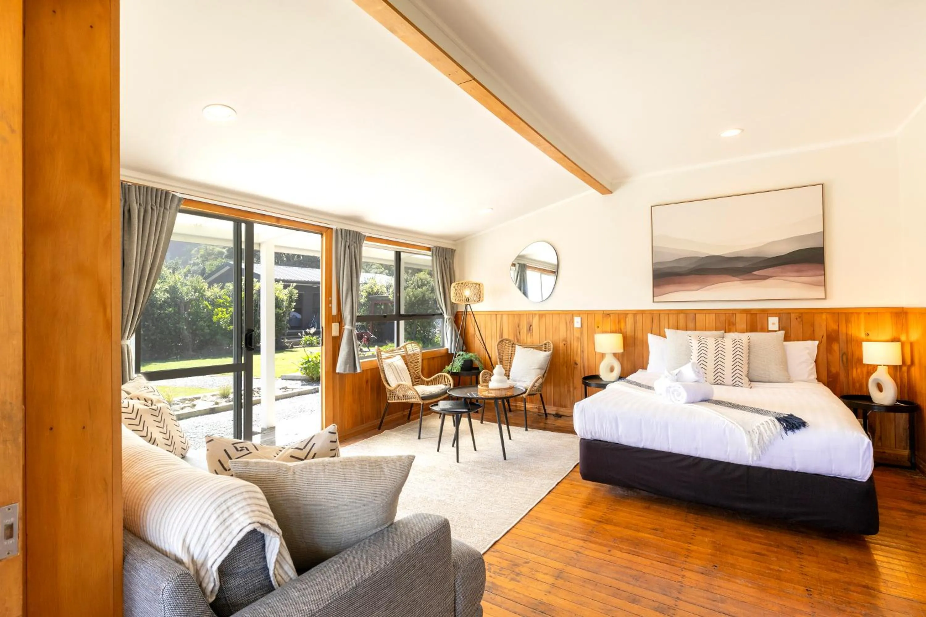 Living room, Bed in Punakaiki Beachfront Motels