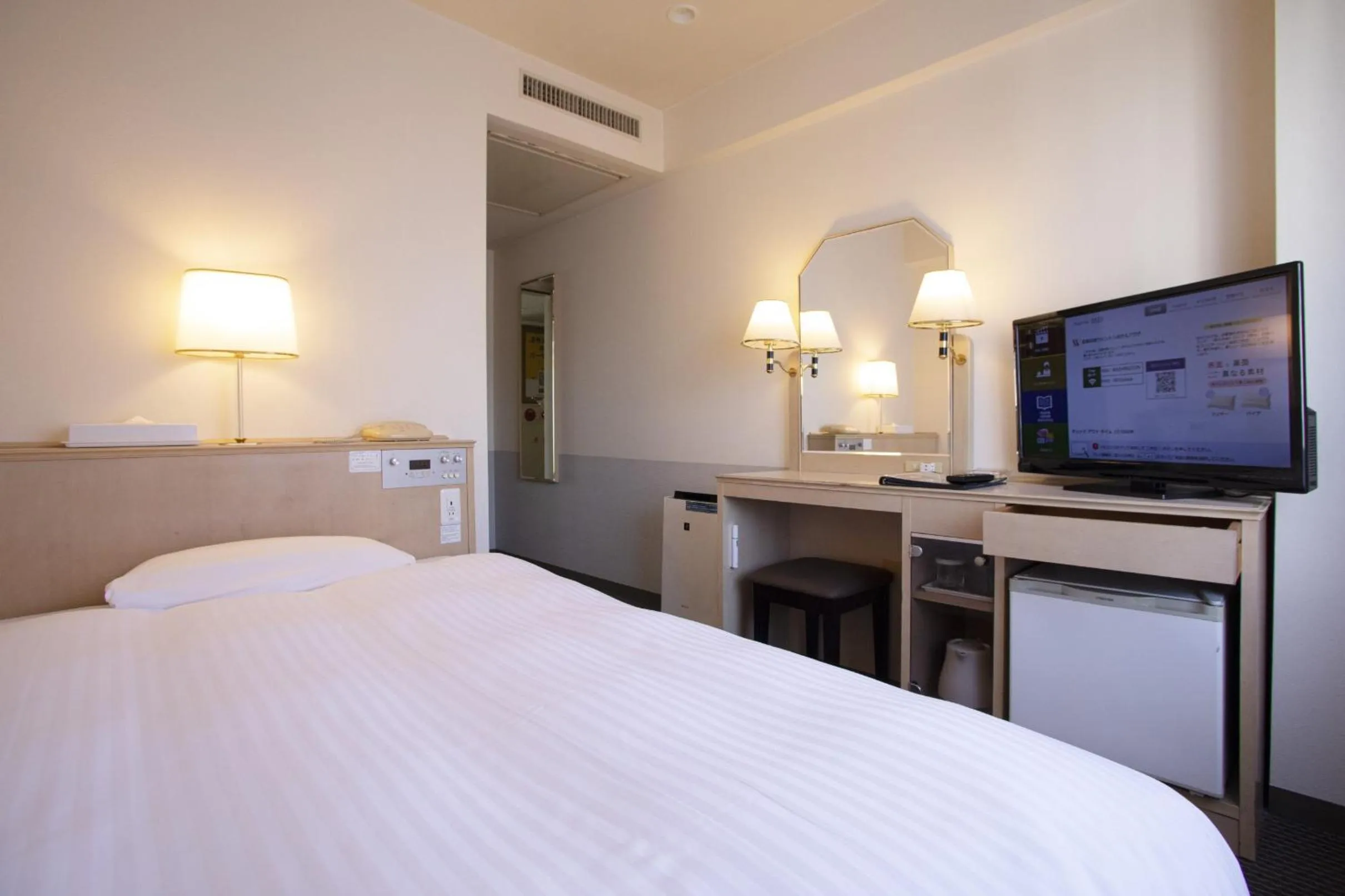 Bed in Shimane Hamada Washington Hotel Plaza