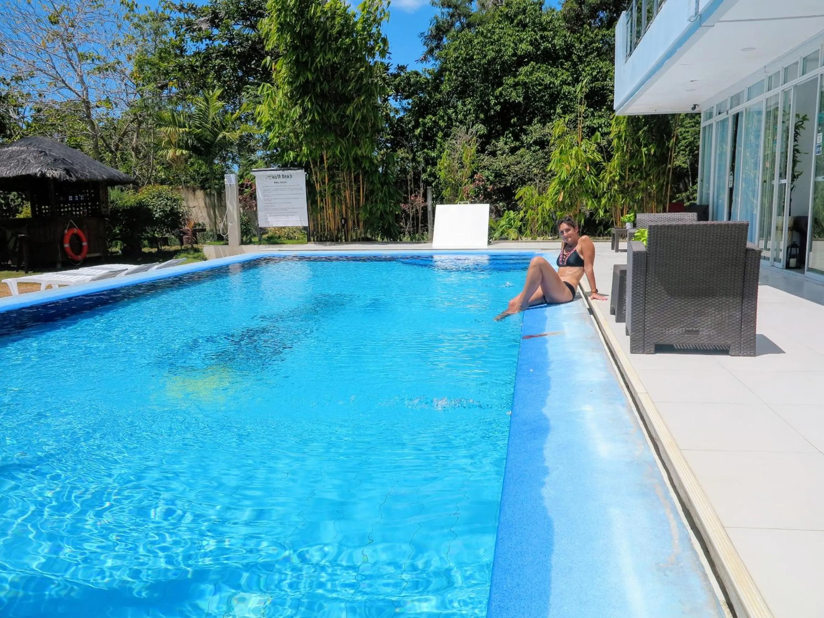 Swimming pool in Bohol South Beach Hotel