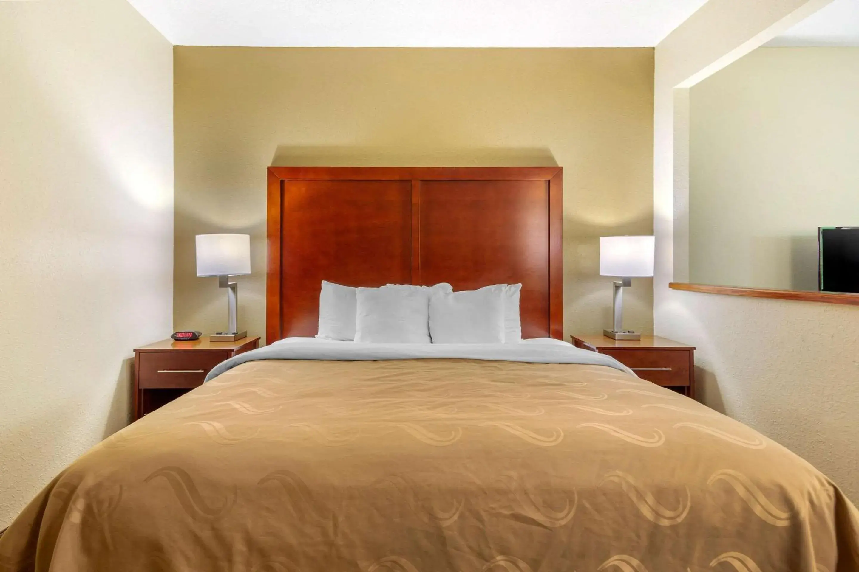 King Suite - Non-Smoking in Quality Inn & Suites Olde Town King Suite - Non-Smoking in Quality Inn & Suites Olde Town