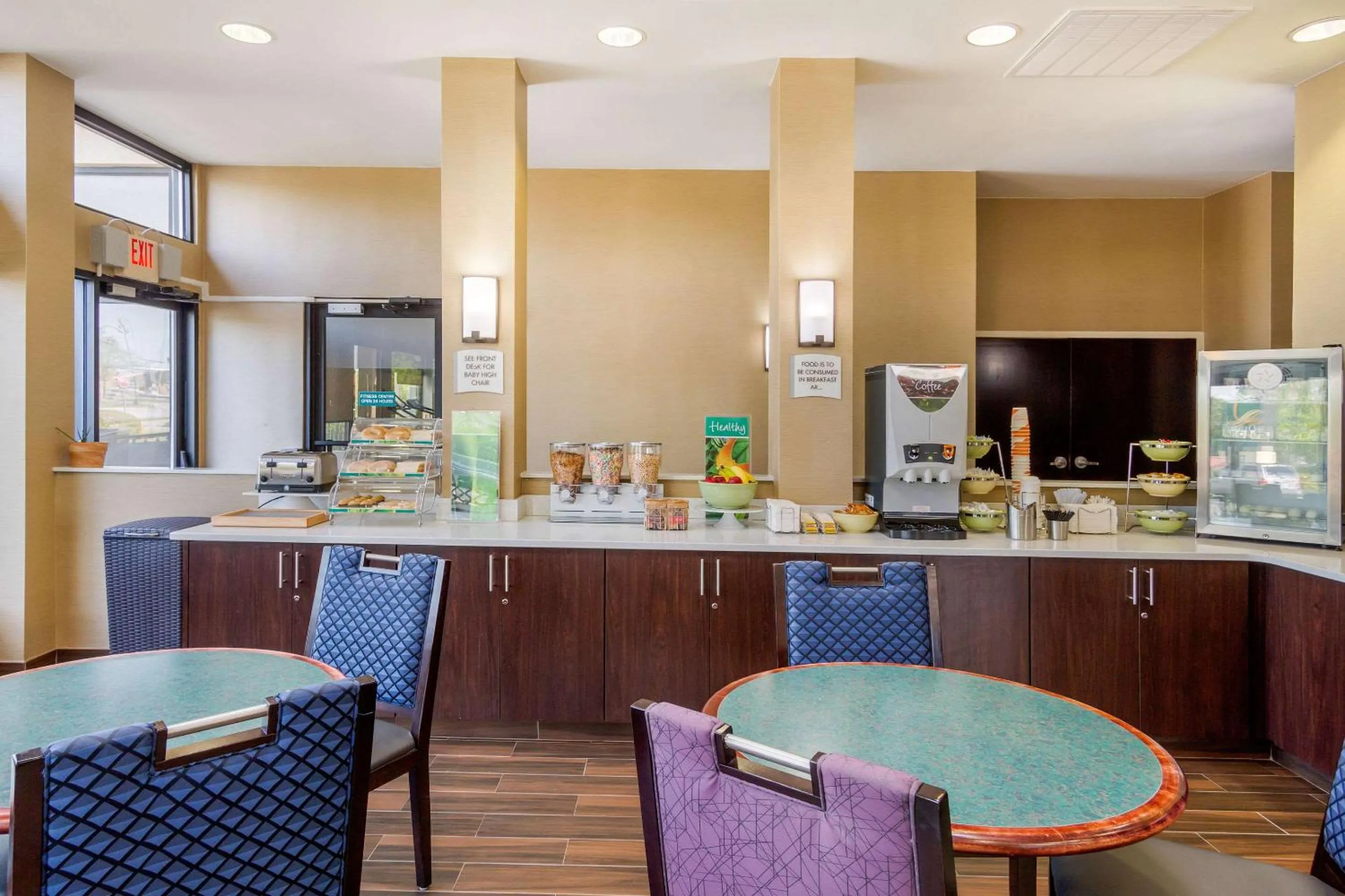 Restaurant/places to eat in Quality Inn & Suites Olde Town