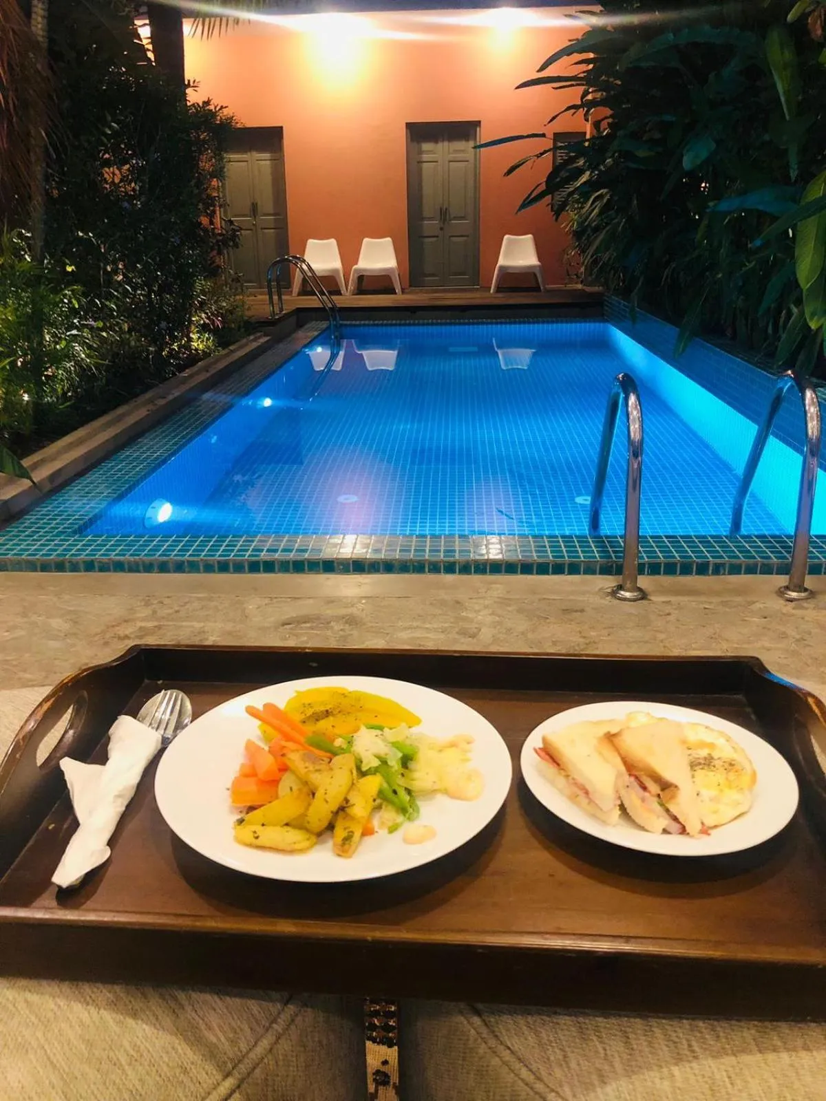 Restaurant/places to eat in Angam Villas Colombo