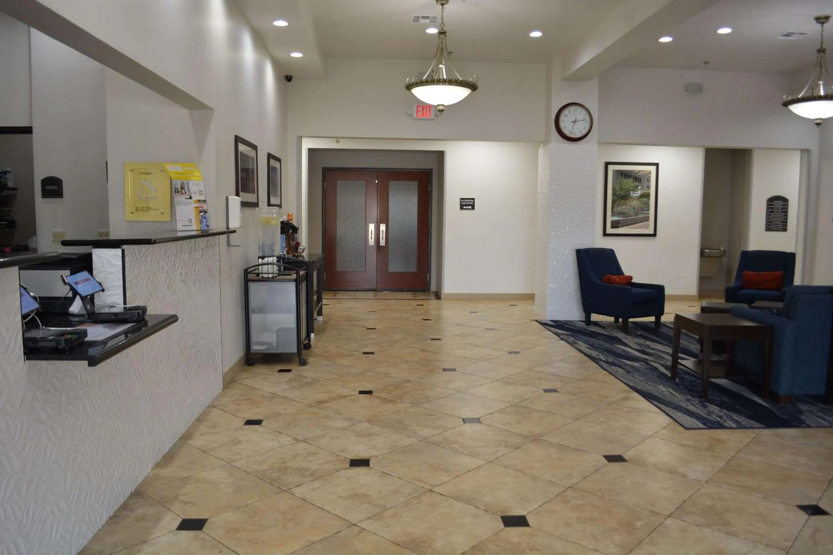 Lobby or reception in Comfort Suites Yukon - SW Oklahoma City