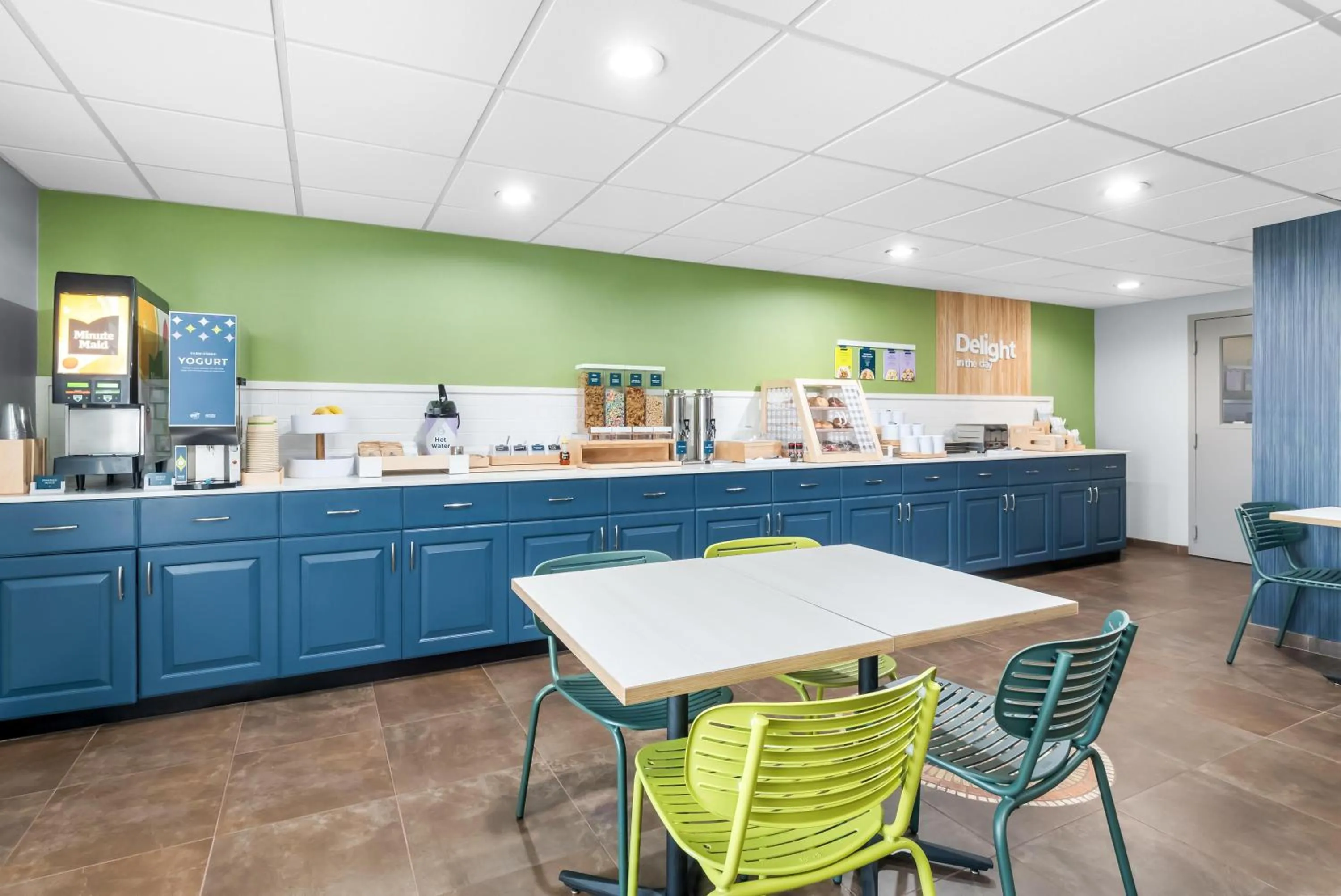 Breakfast in Spark by Hilton Kimball