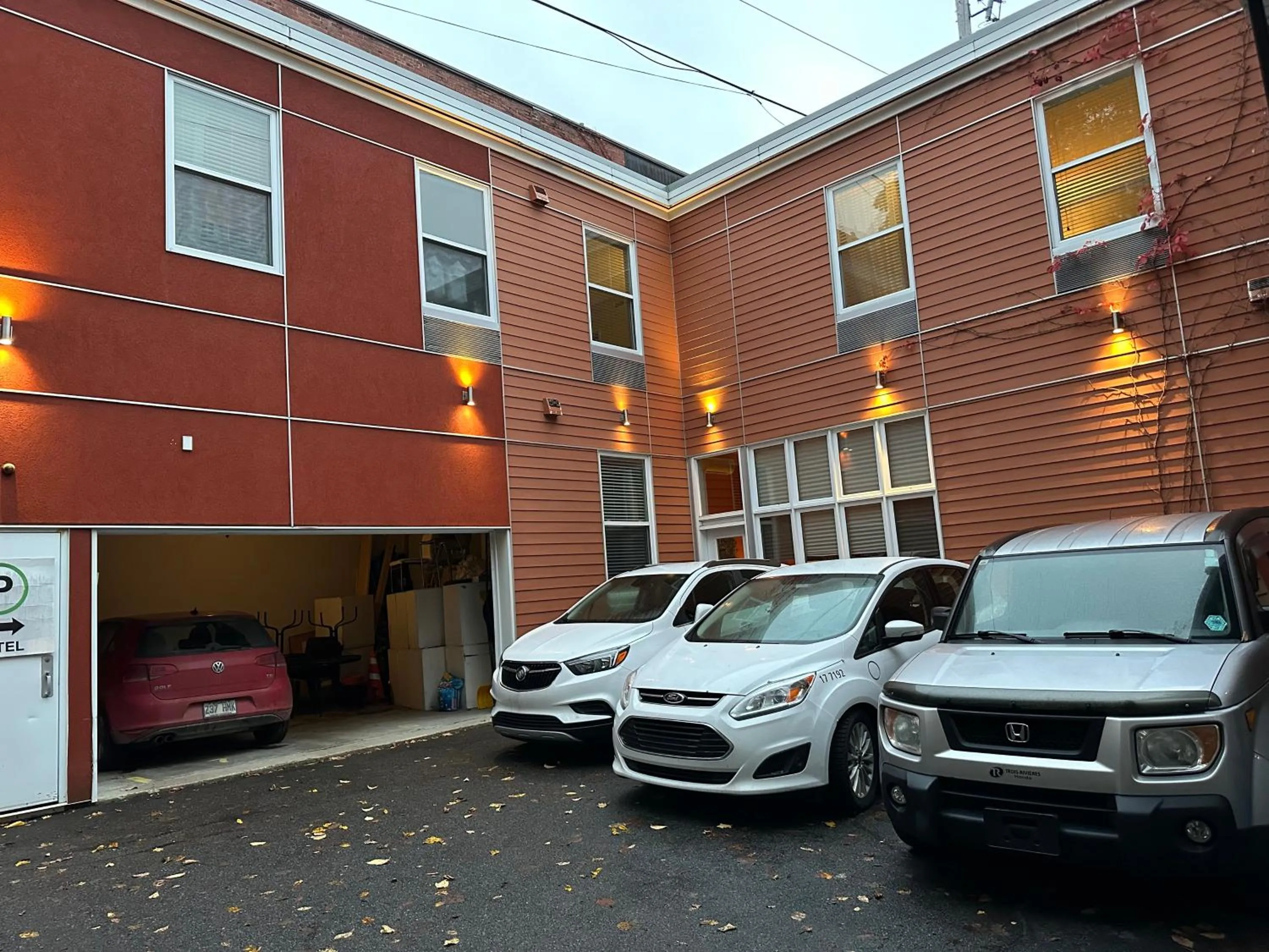 Parking in Auberge aux Deux Lions