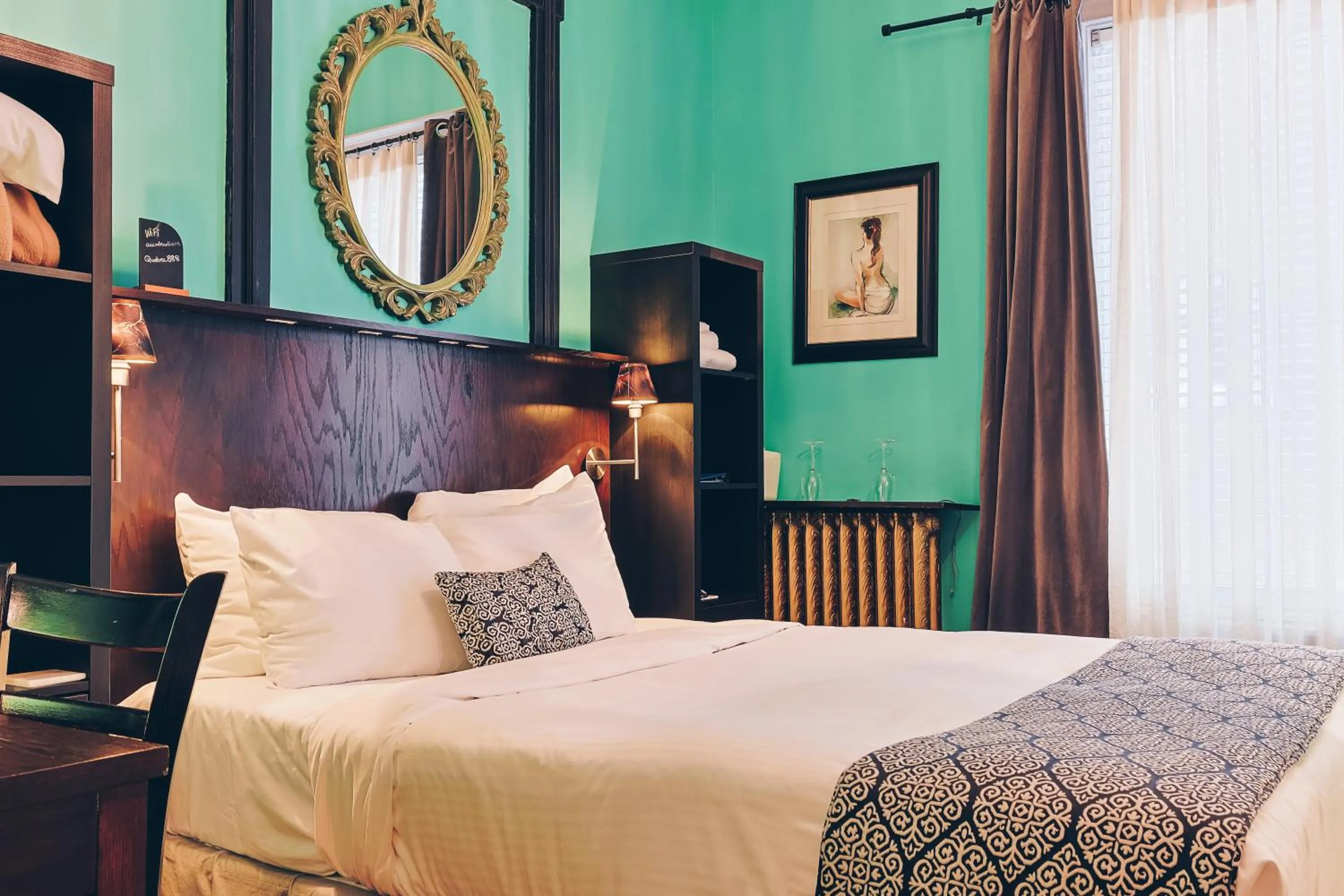 Bedroom, Bed in Auberge aux Deux Lions