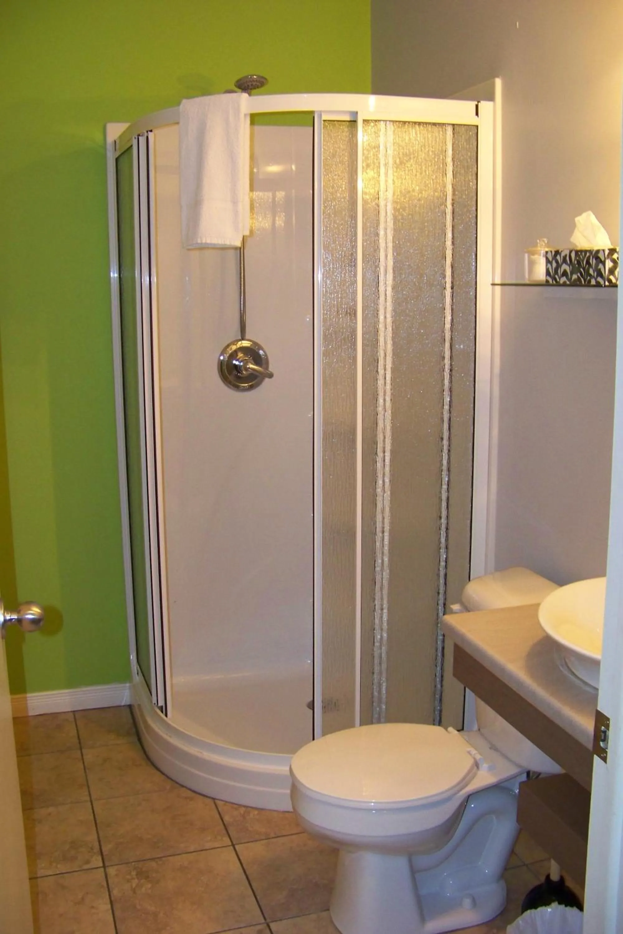 Shower in Auberge aux Deux Lions