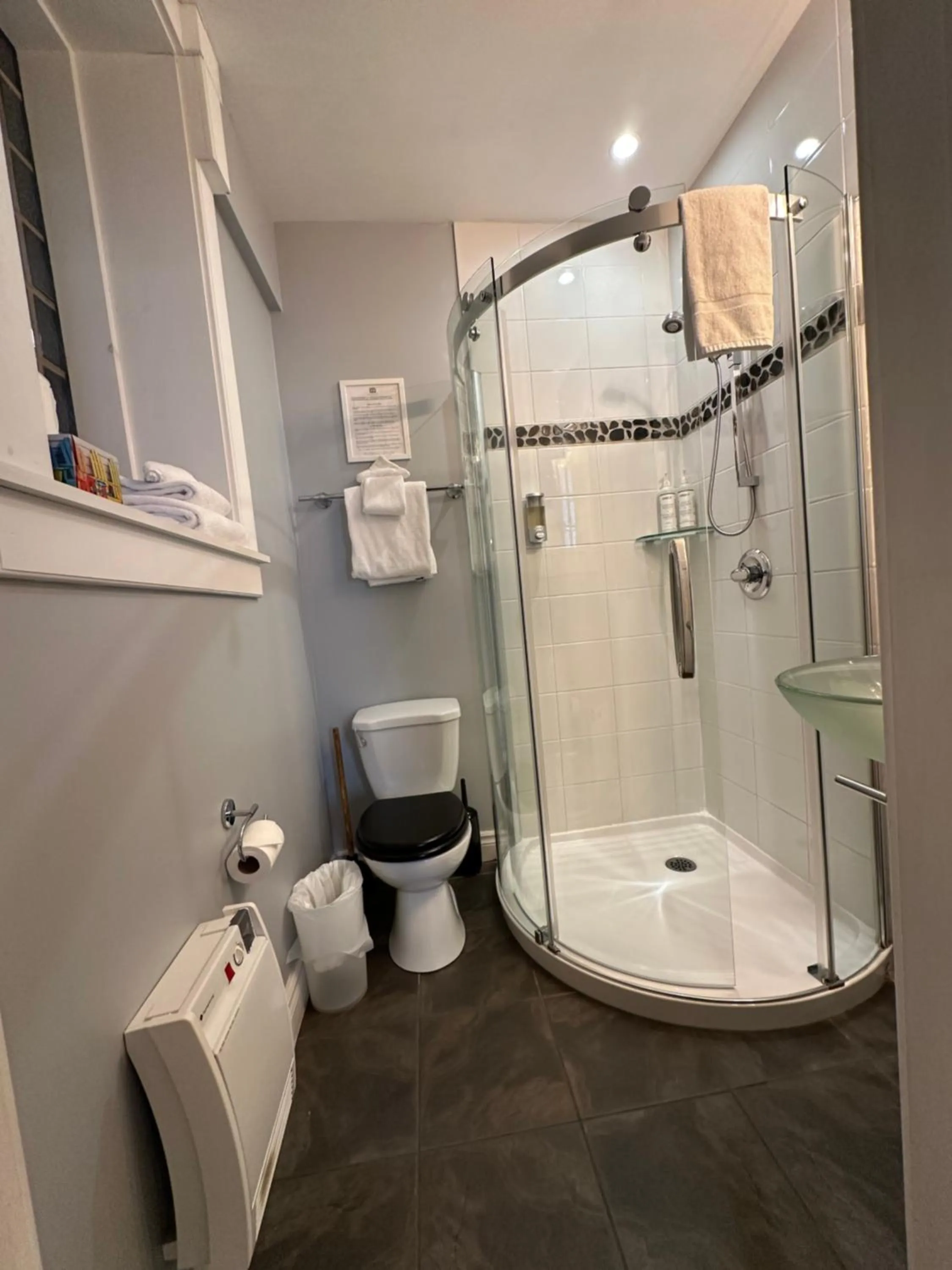 Bathroom in Auberge aux Deux Lions