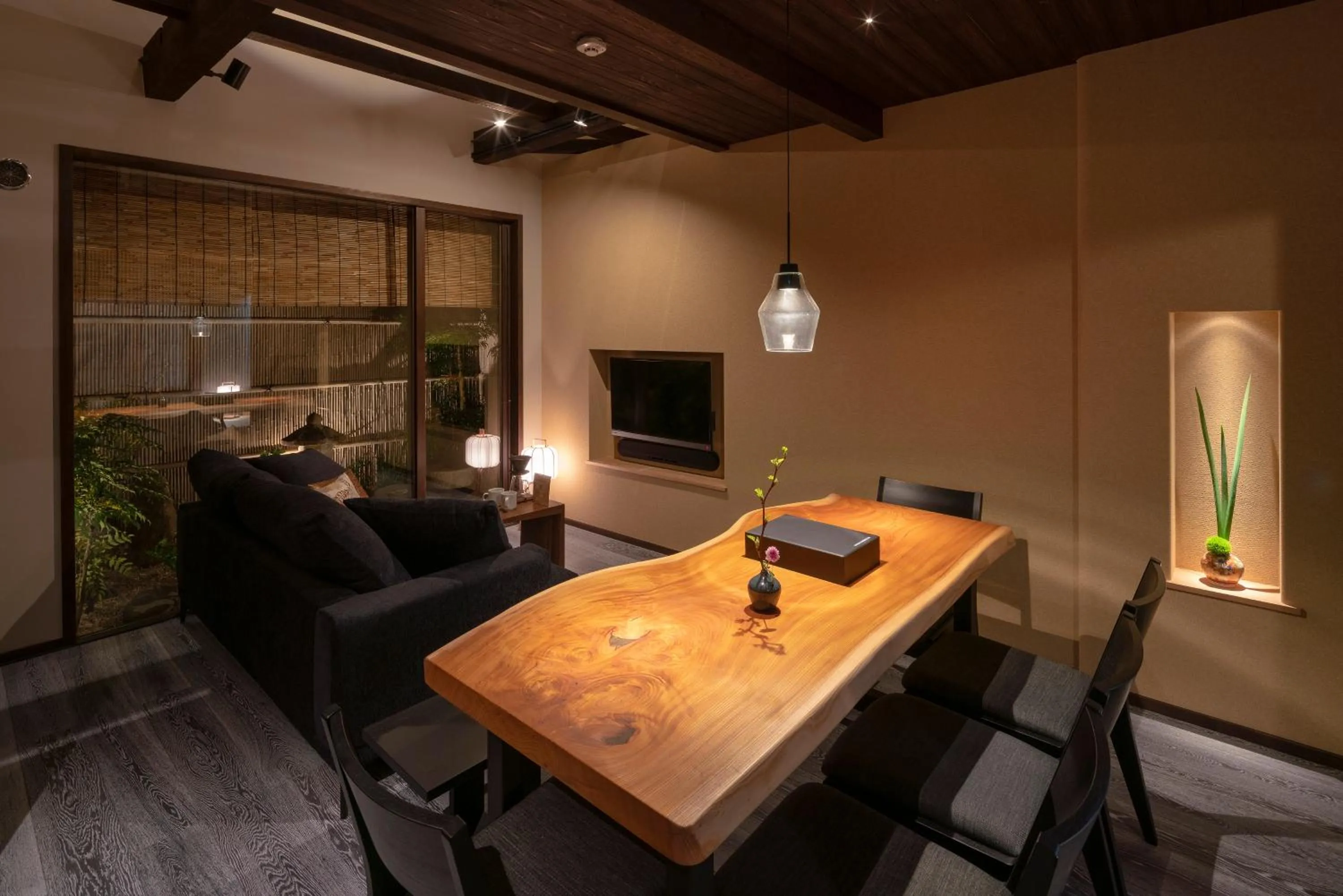Living room in Ainotsuji Machiya House