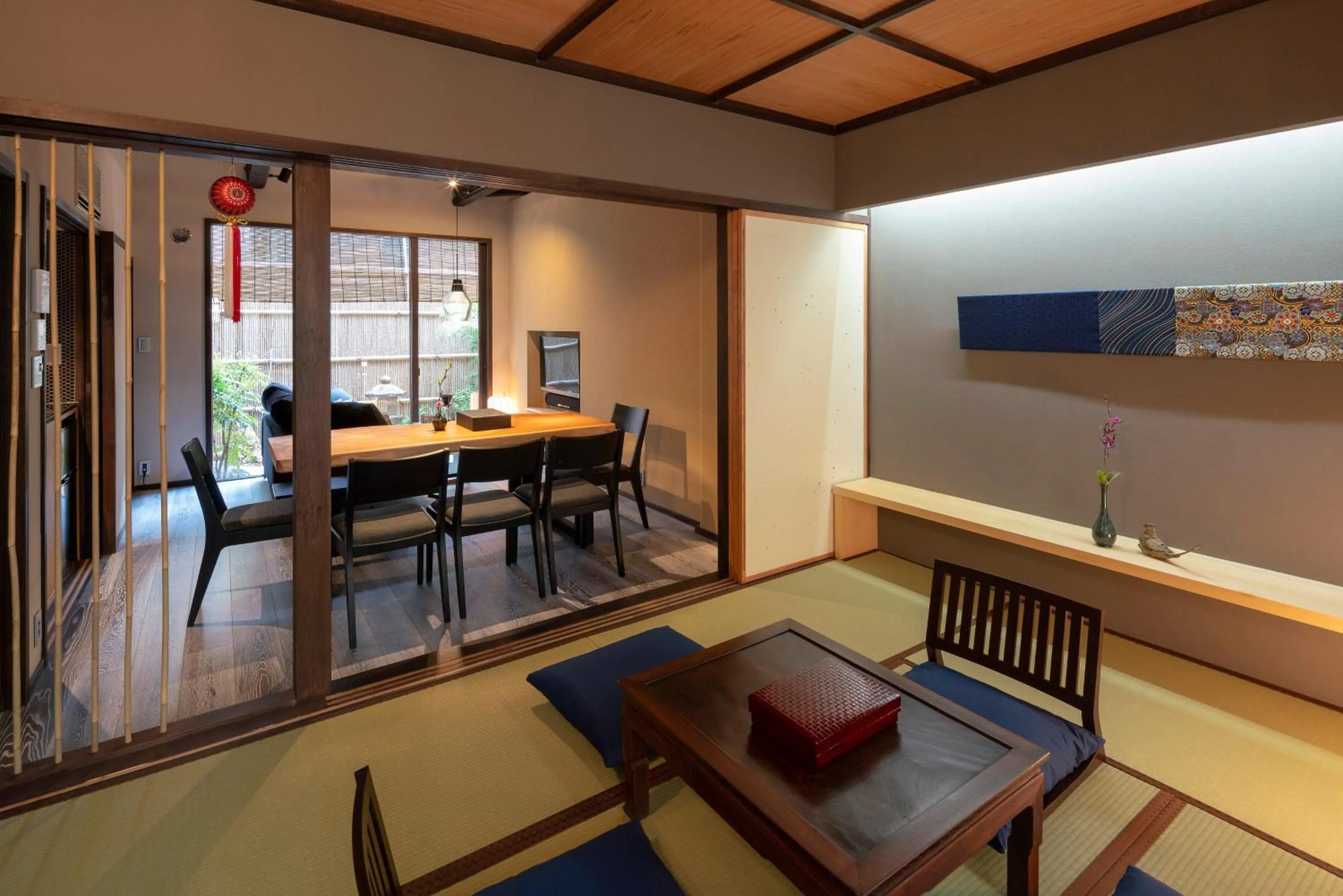 Living room in Ainotsuji Machiya House